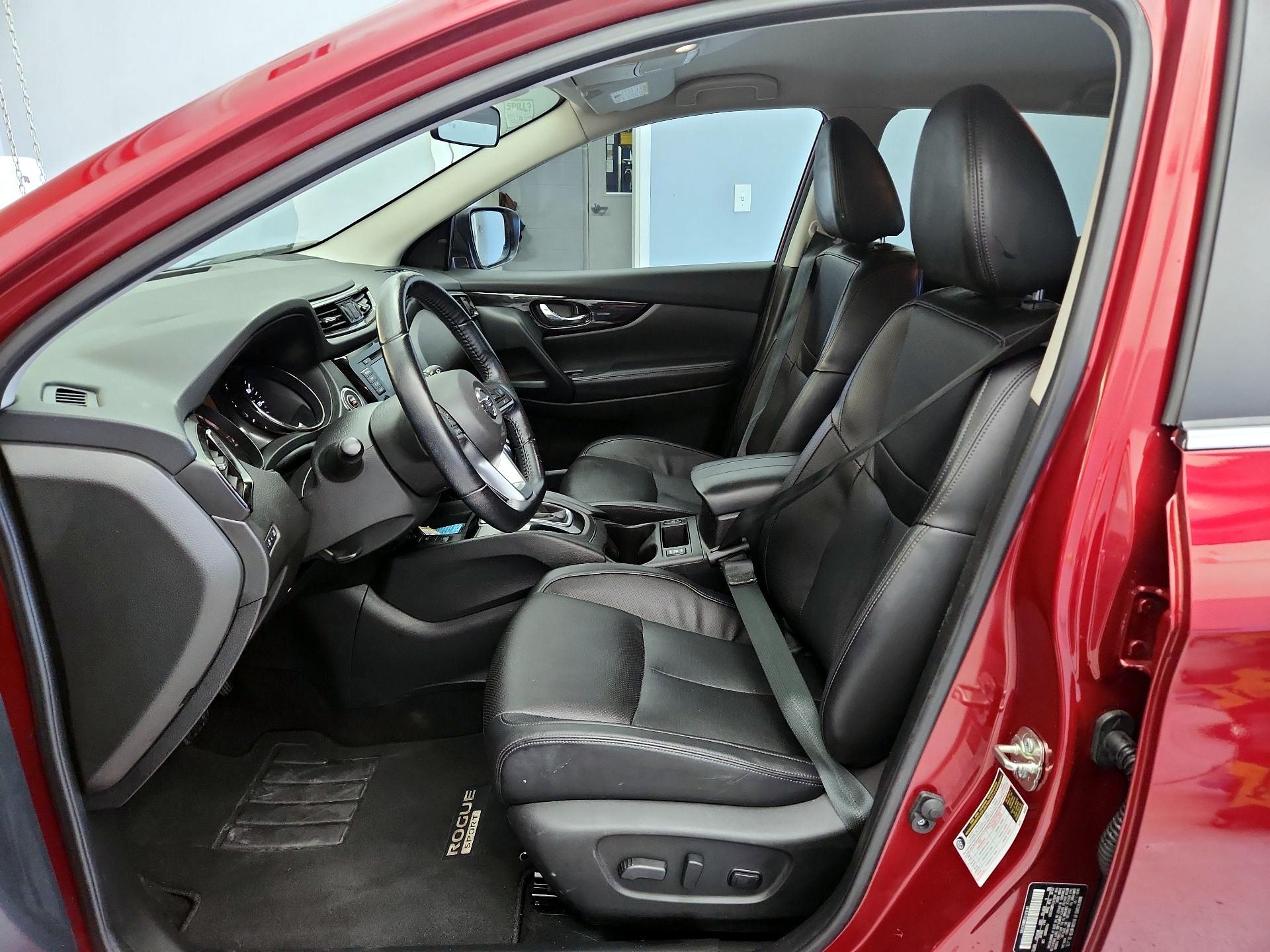 Thumbnail: 2021 Nissan Rogue Sport - 11