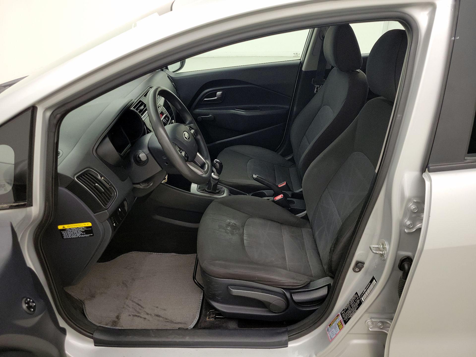 Thumbnail: 2016 Kia Rio - 11