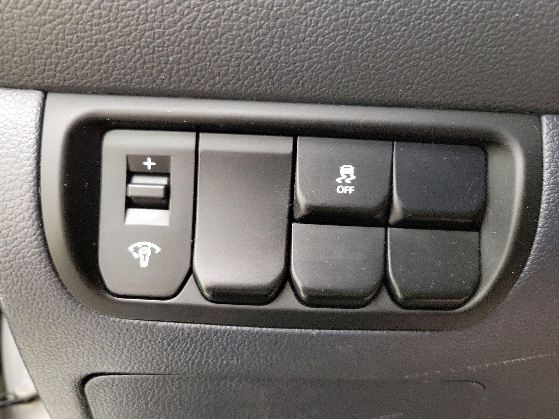 Thumbnail: 2016 Kia Rio - 13