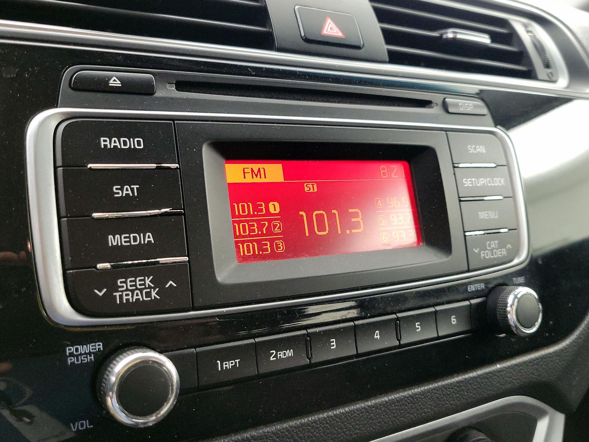 Thumbnail: 2016 Kia Rio - 14