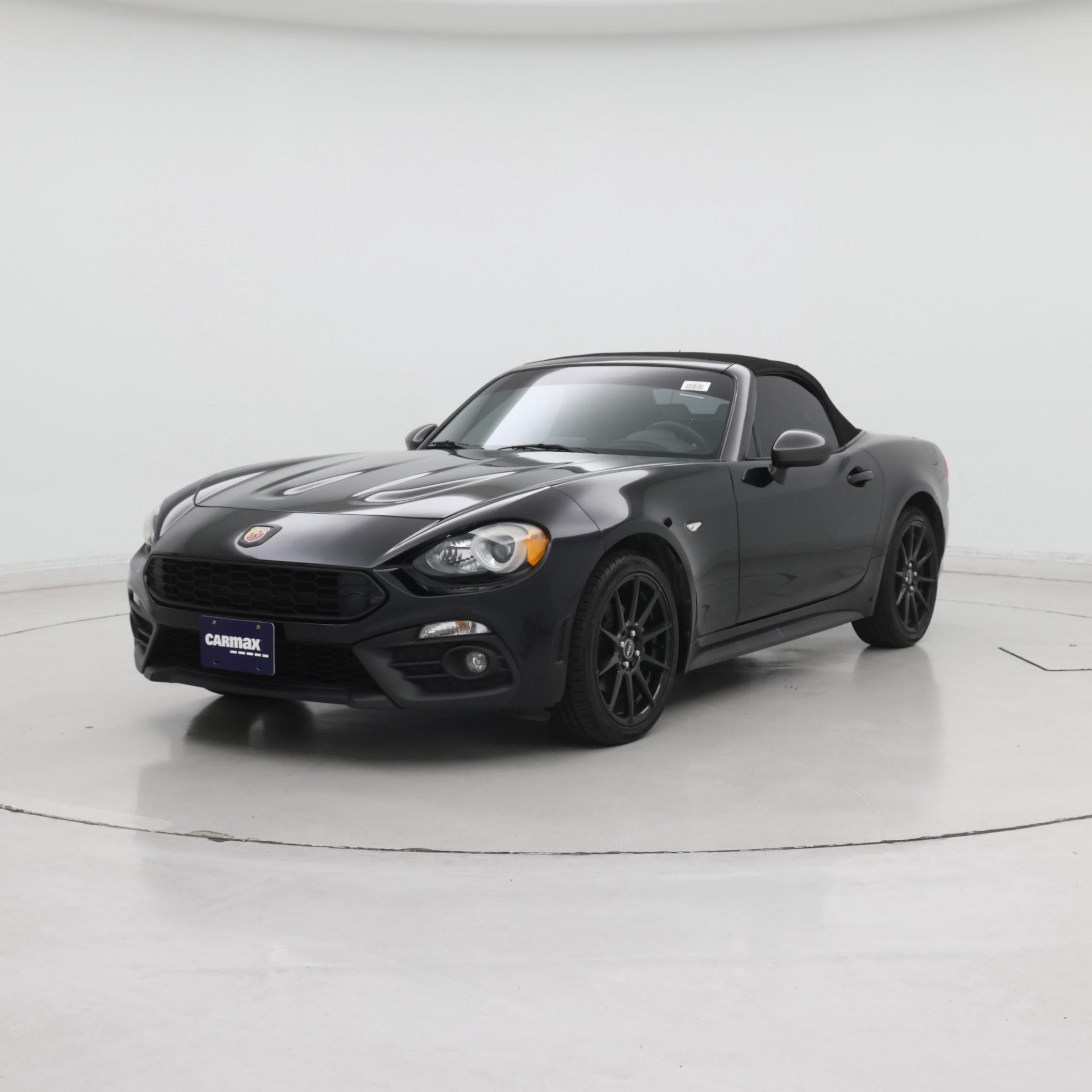 Thumbnail: 2017 Fiat 124 Spider - 4