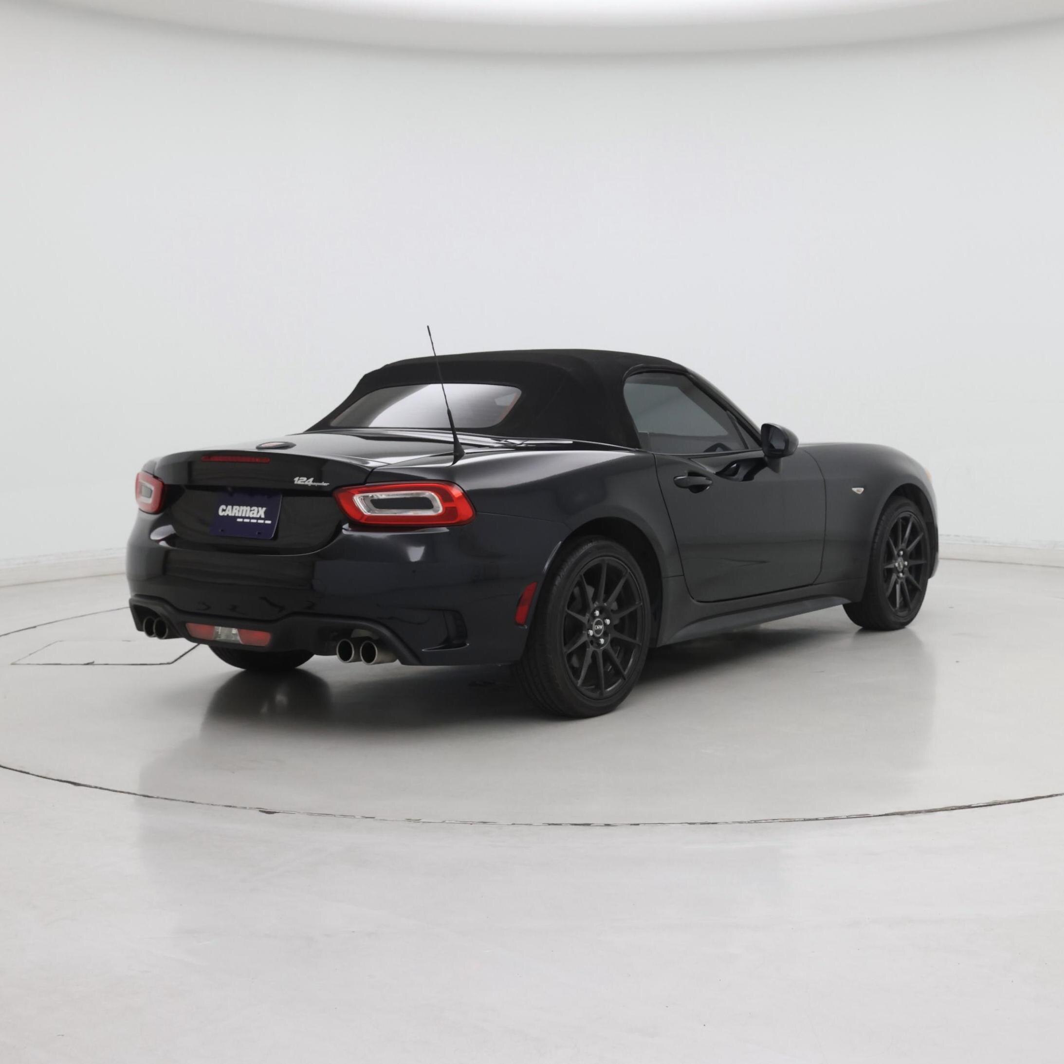 Thumbnail: 2017 Fiat 124 Spider - 8