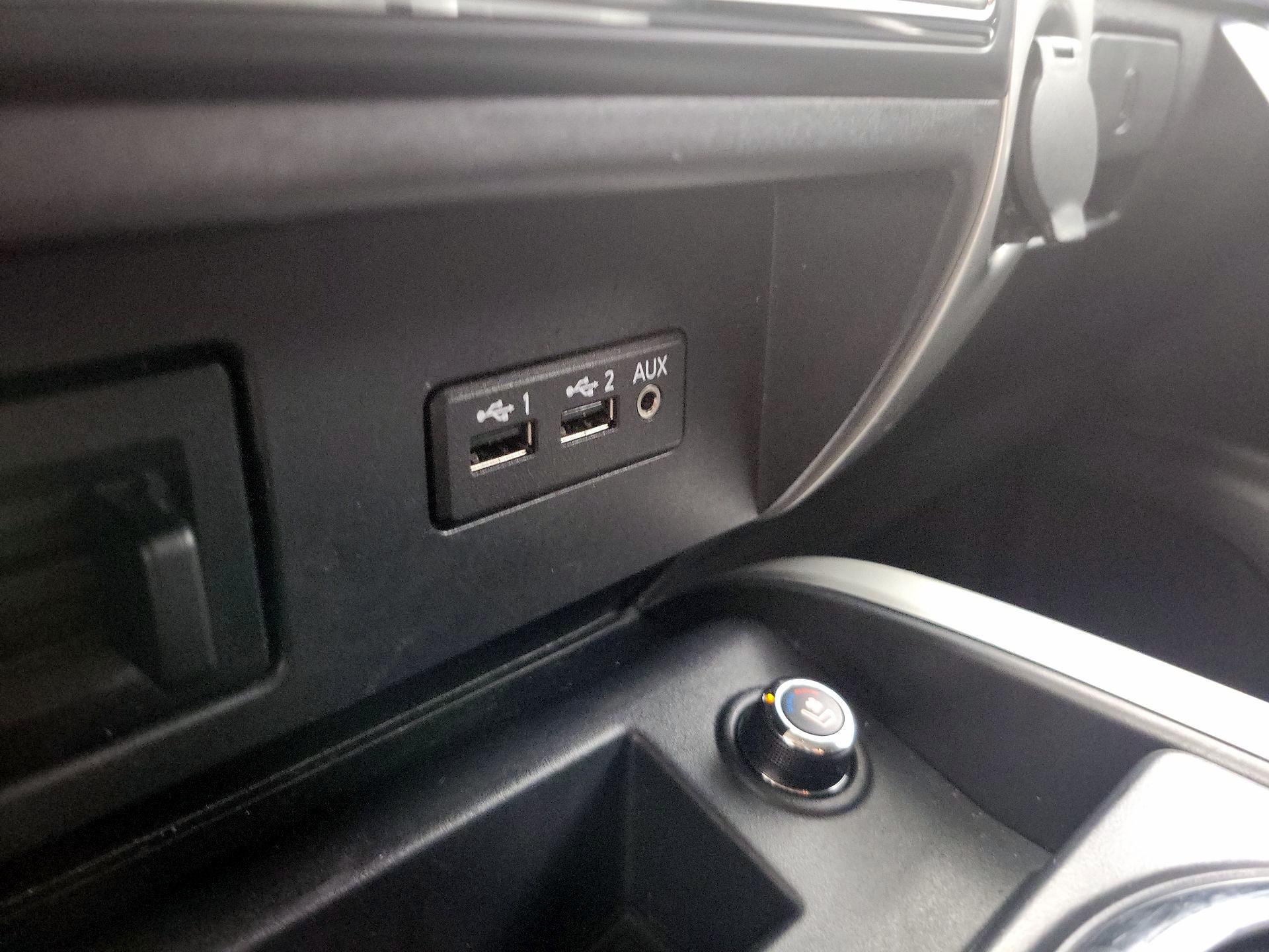 Thumbnail: 2019 Nissan Titan - 19