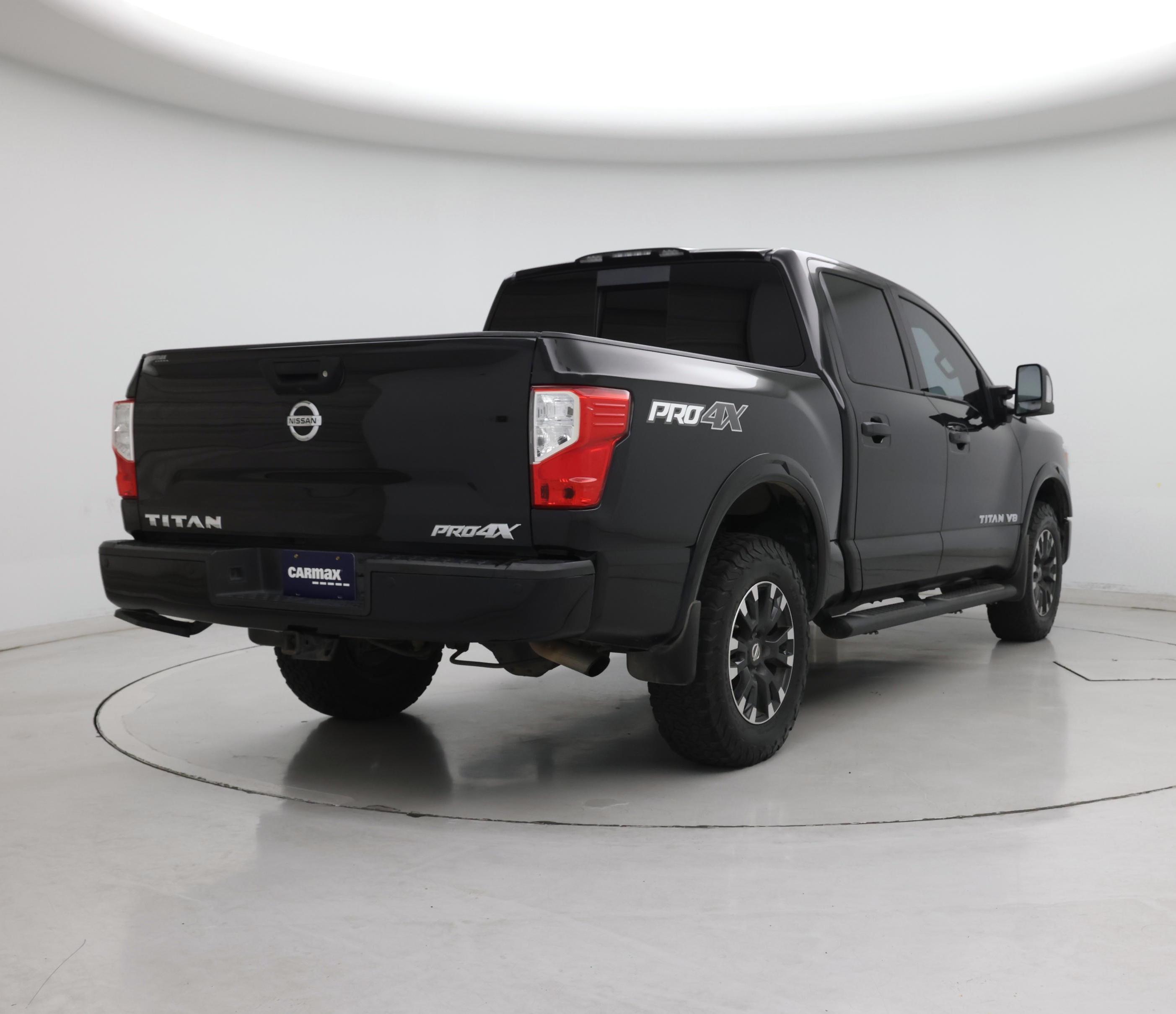 Thumbnail: 2019 Nissan Titan - 8
