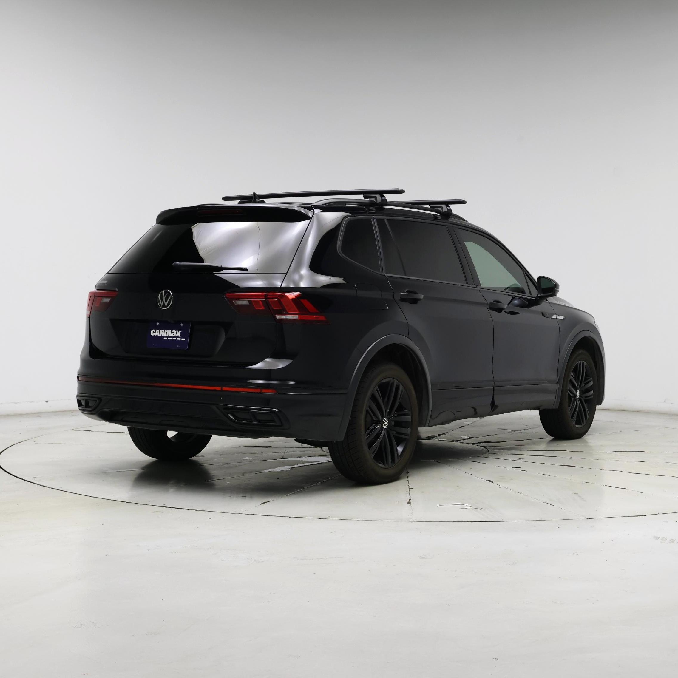 Thumbnail: 2022 Volkswagen Tiguan - 8