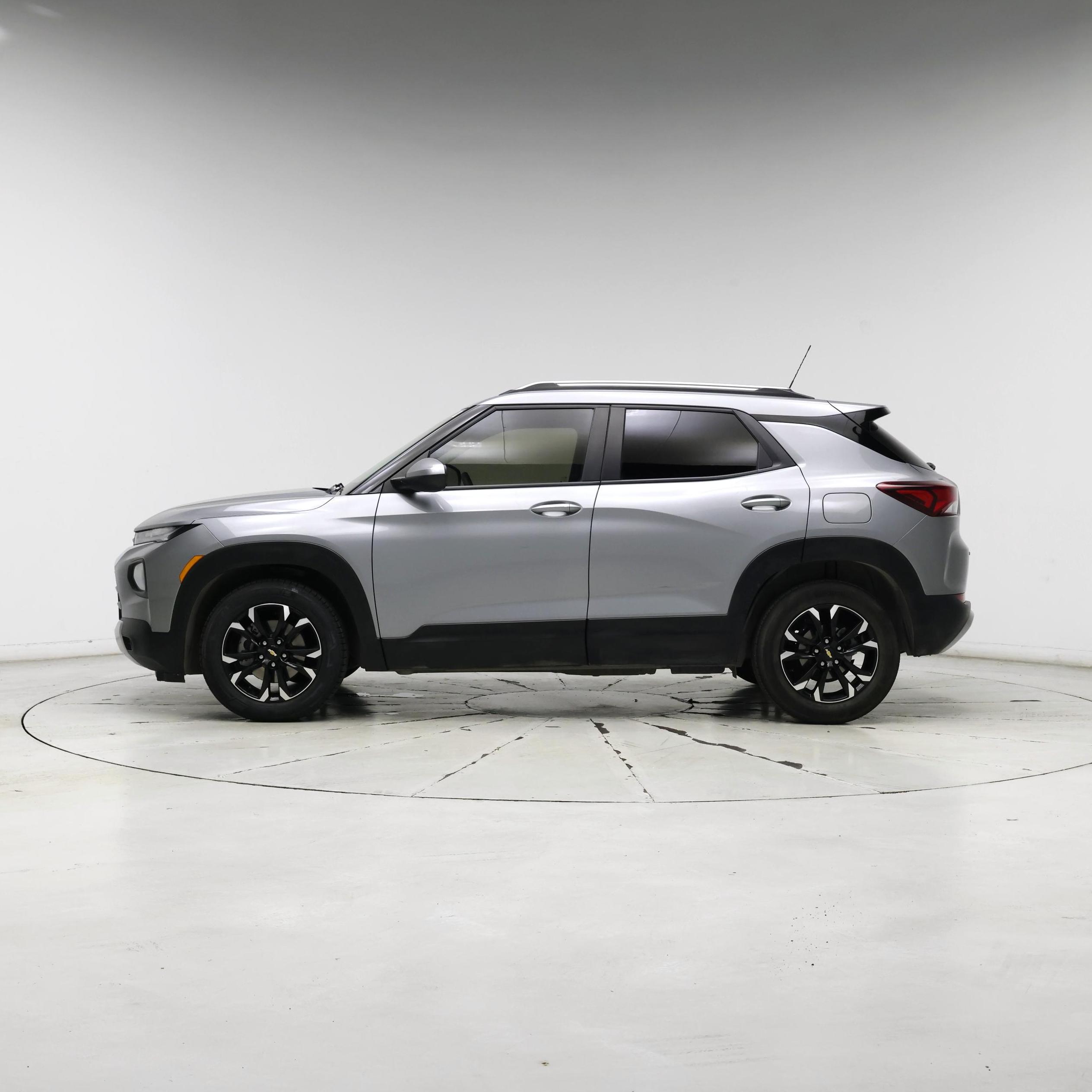 Thumbnail: 2023 Chevrolet TrailBlazer - 3