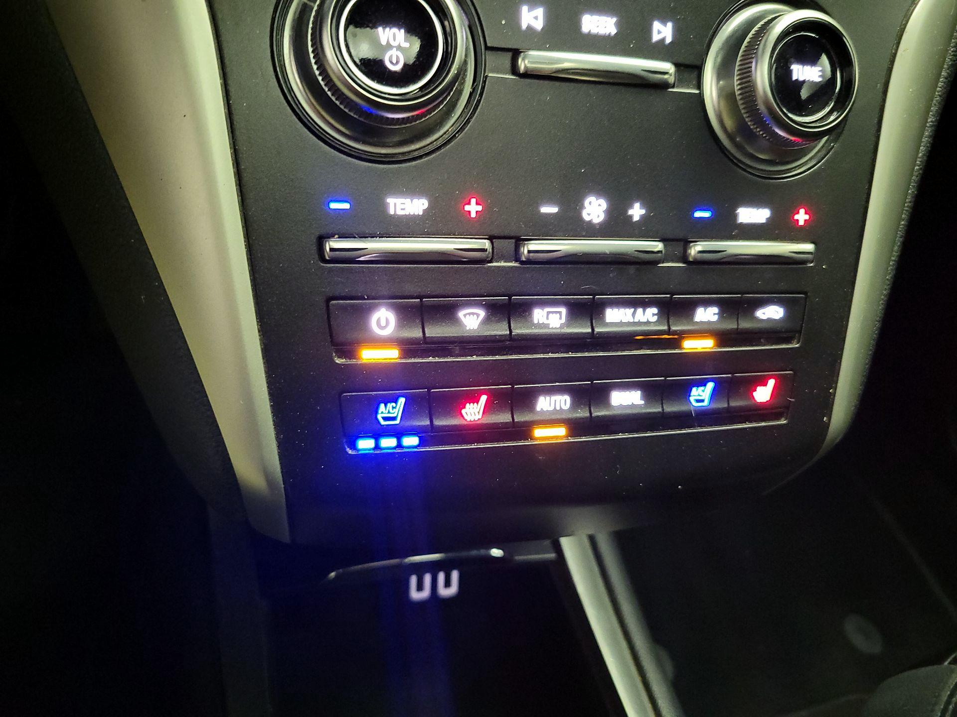 Thumbnail: 2019 Lincoln MKC - 17