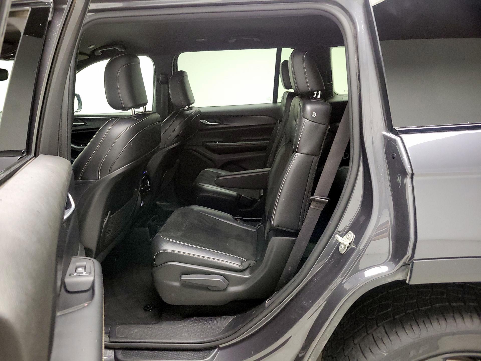 Thumbnail: 2023 Jeep Grand Cherokee L - 19