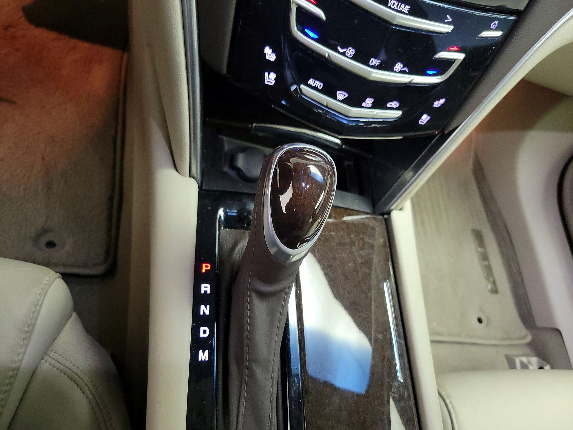 Thumbnail: 2015 Cadillac XTS - 17