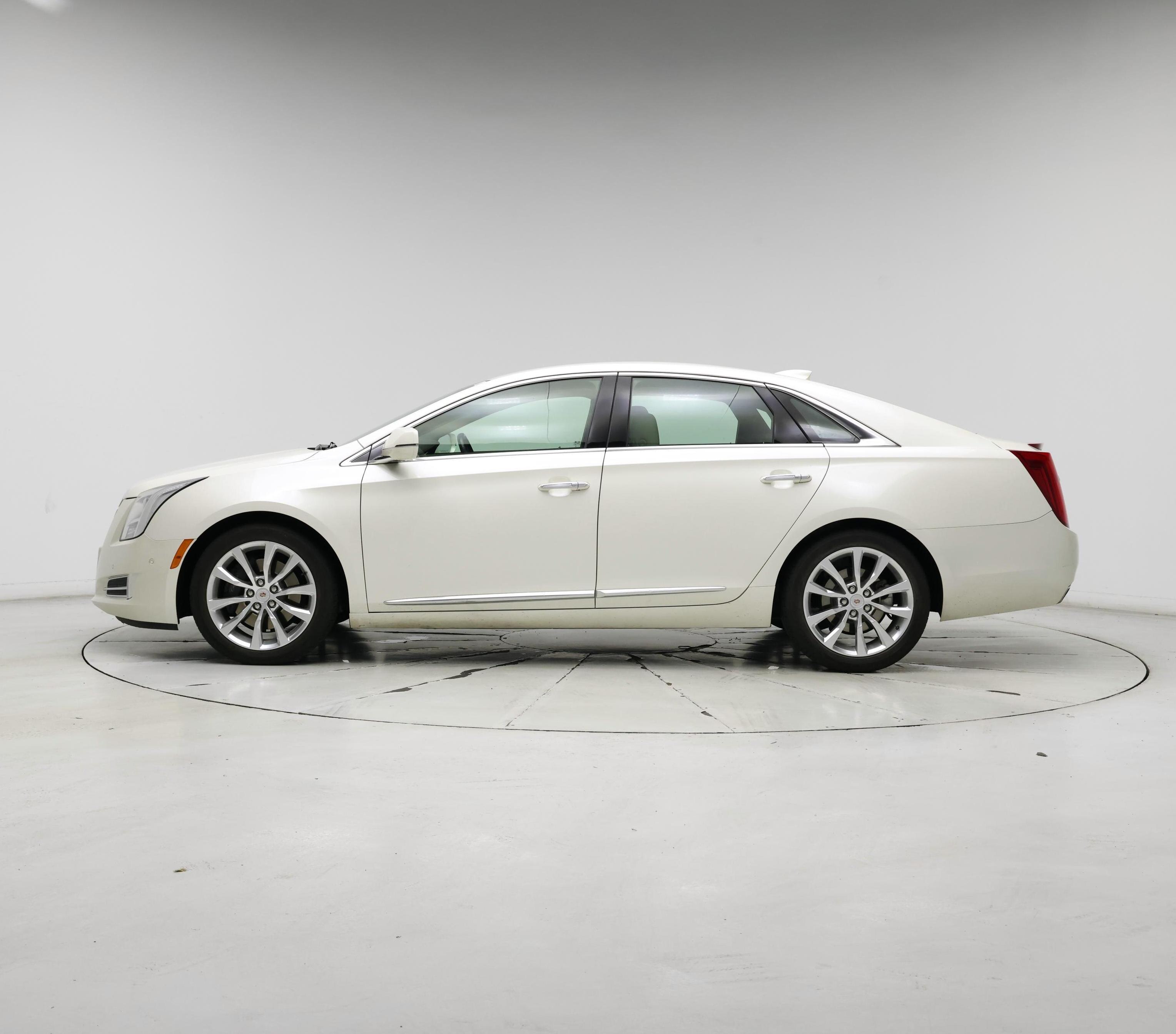 Thumbnail: 2015 Cadillac XTS - 3