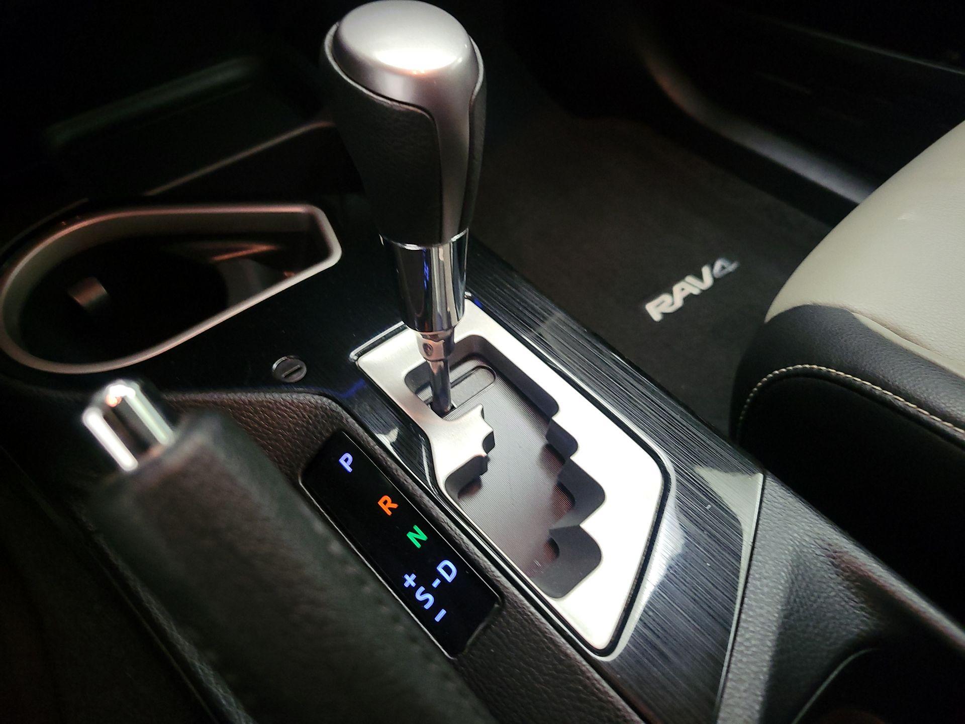 Thumbnail: 2017 Toyota RAV4 - 18