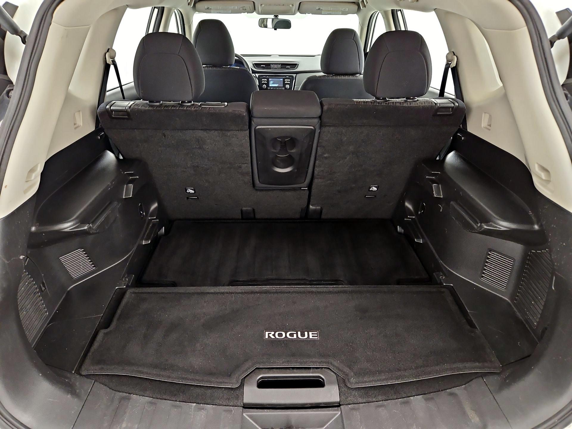 Thumbnail: 2017 Nissan Rogue - 20