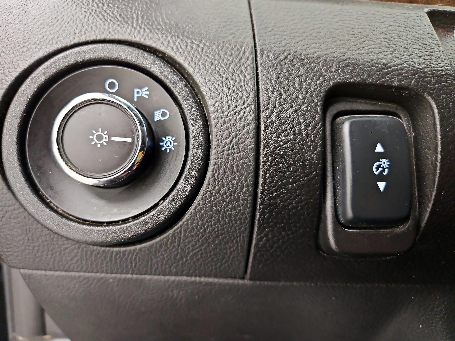 Thumbnail: 2013 Ford Taurus - 13