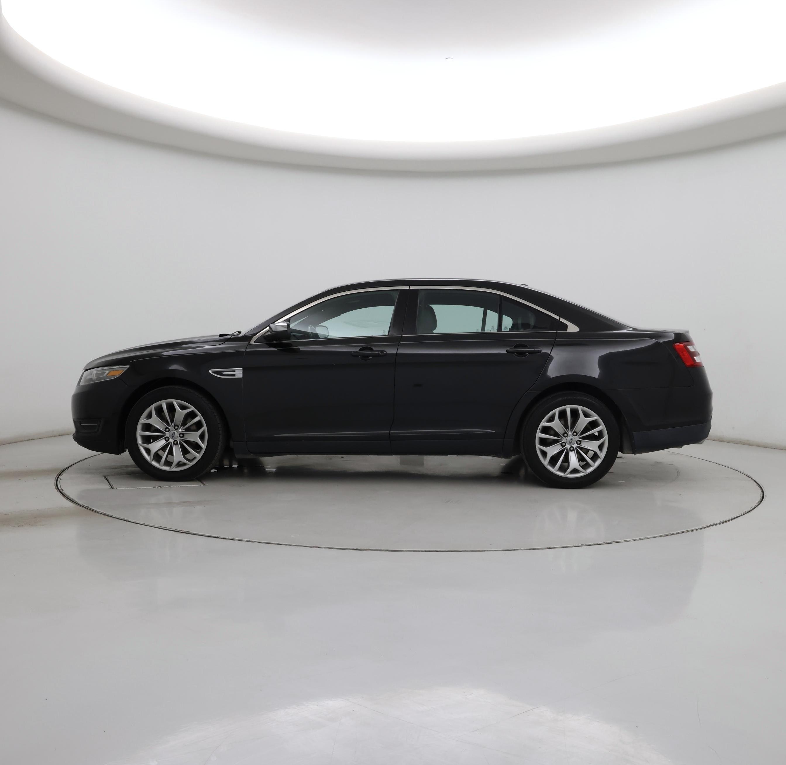 Thumbnail: 2013 Ford Taurus - 3