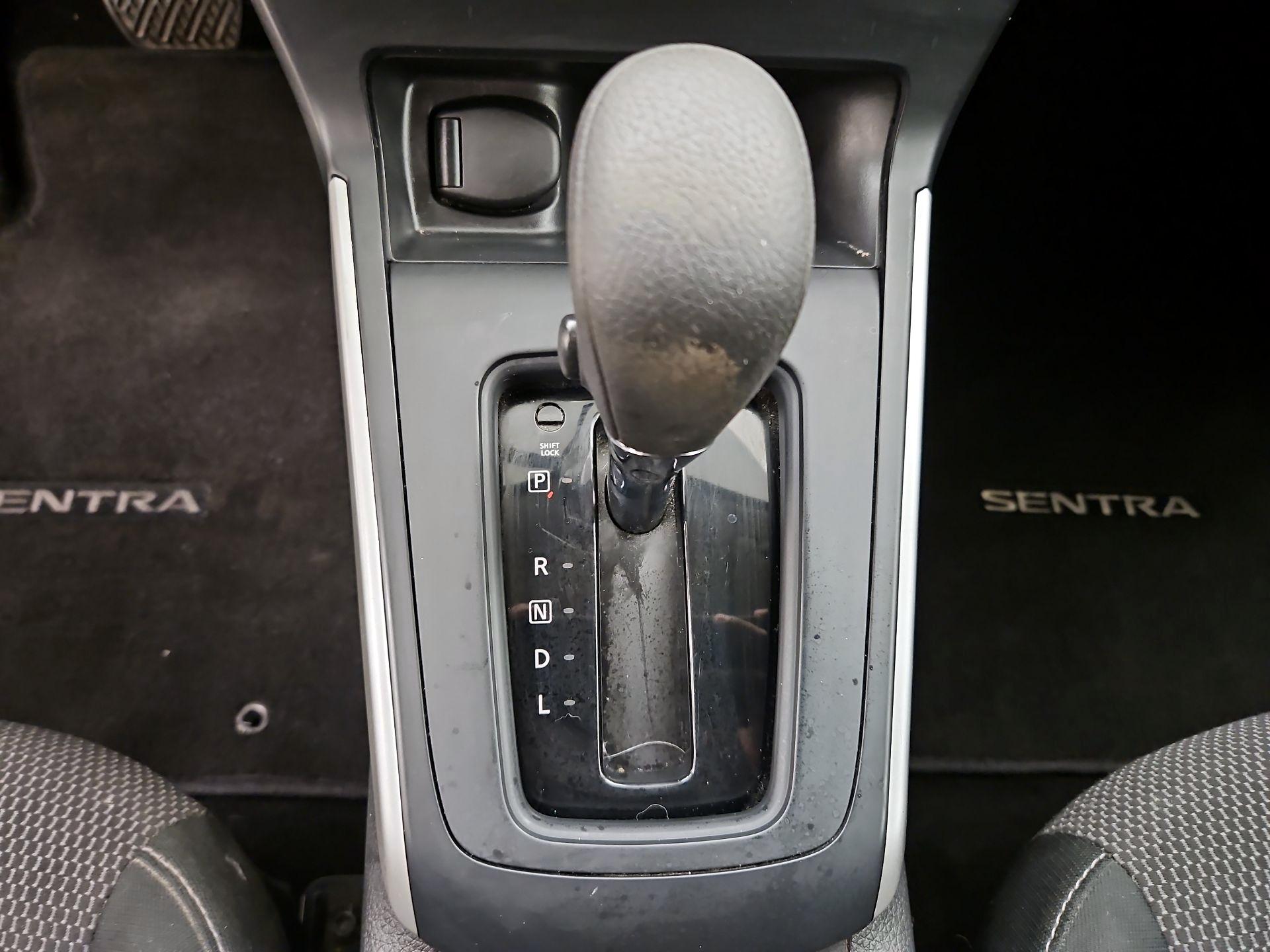 Thumbnail: 2019 Nissan Sentra - 17
