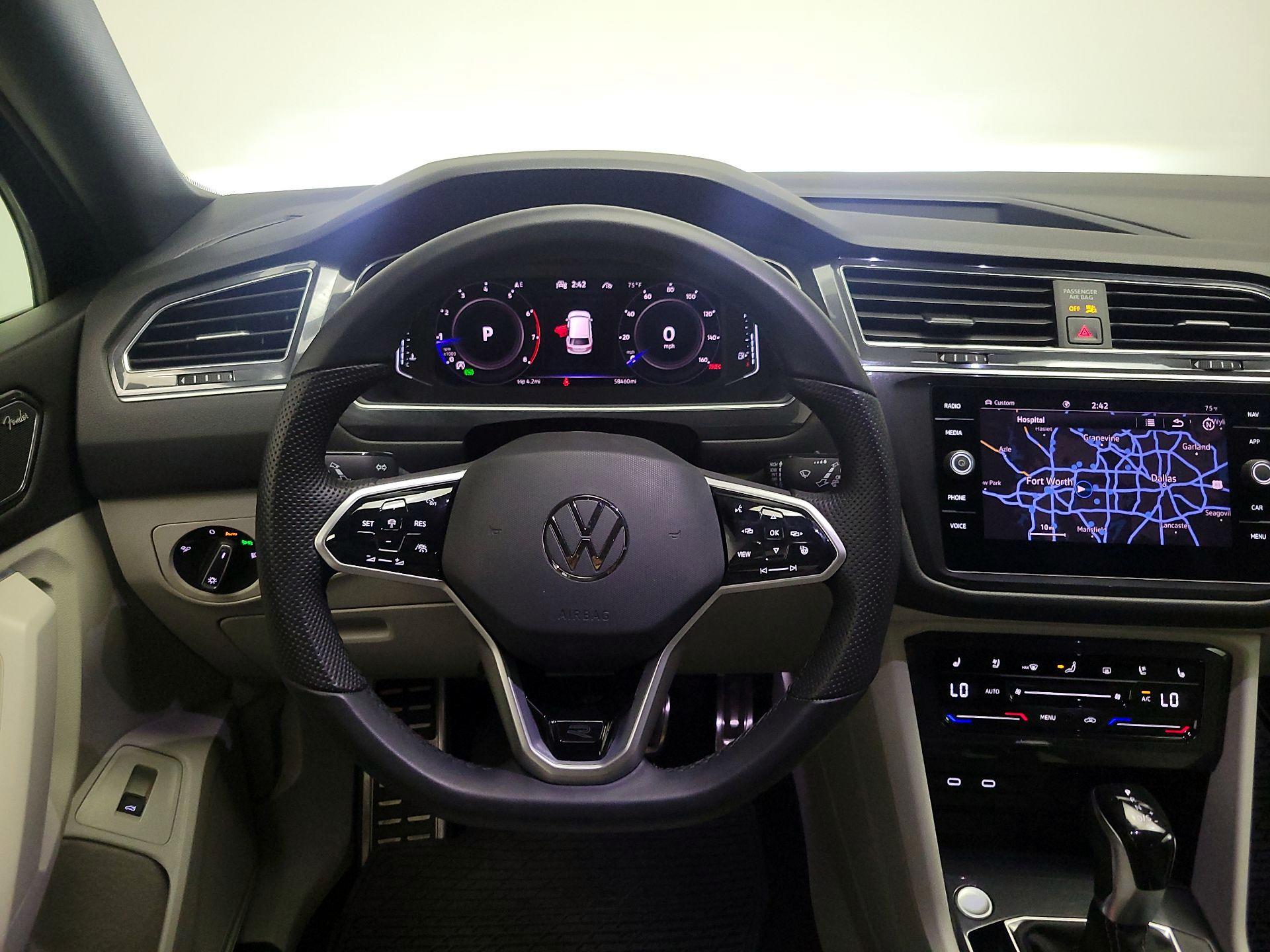 Thumbnail: 2022 Volkswagen Tiguan - 10