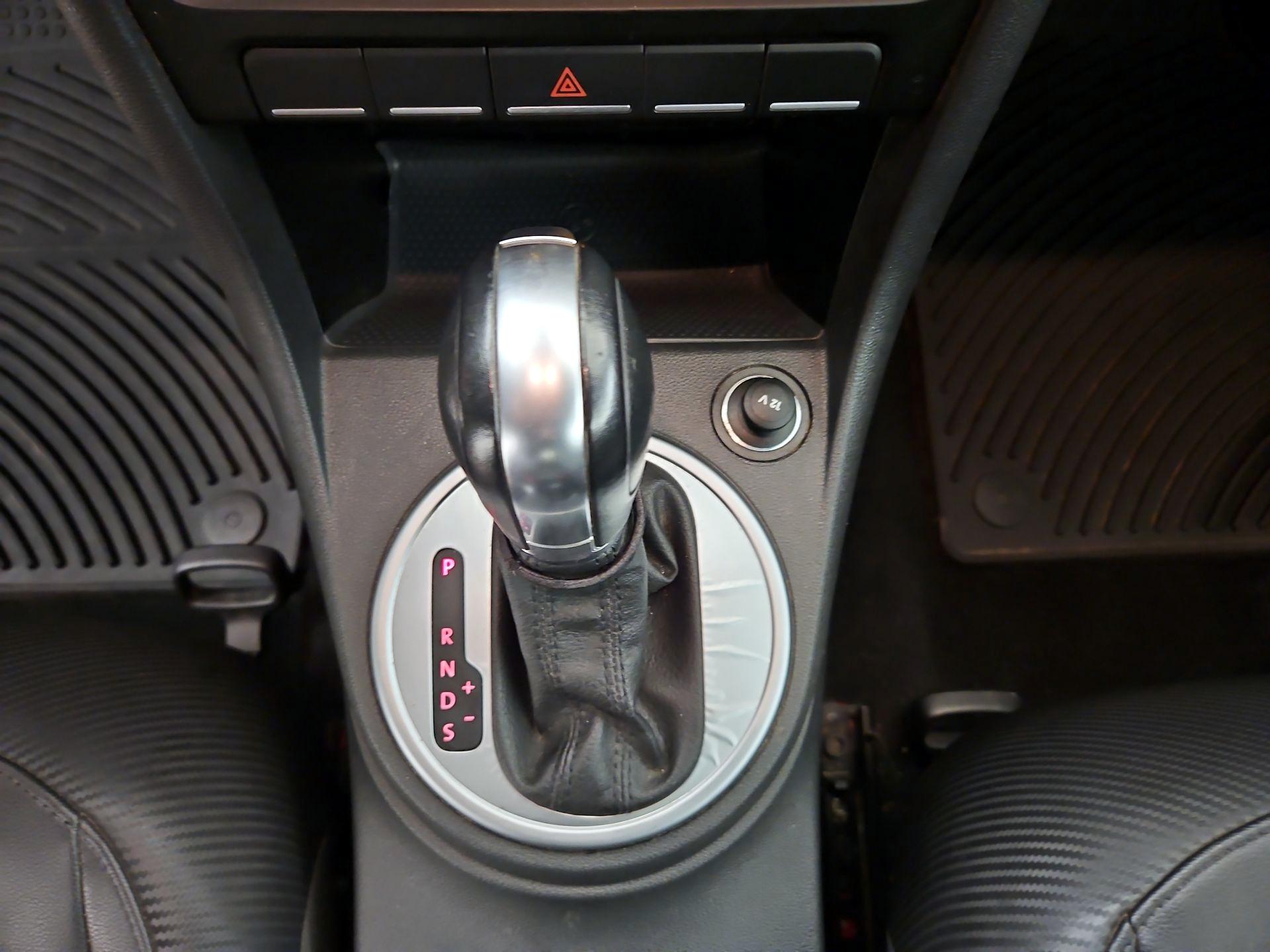Thumbnail: 2016 Volkswagen Beetle - 16