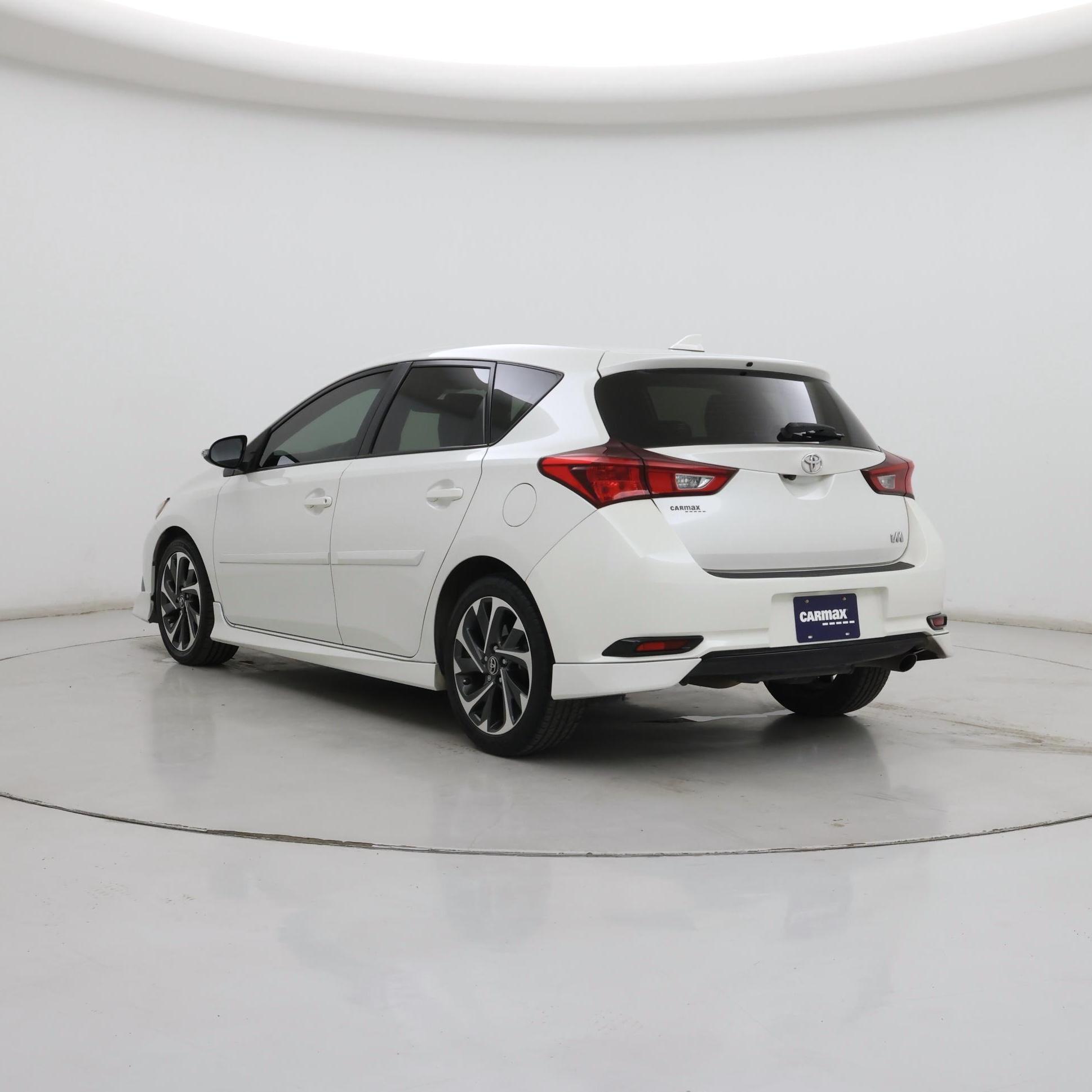 Thumbnail: 2017 Toyota Corolla iM - 2