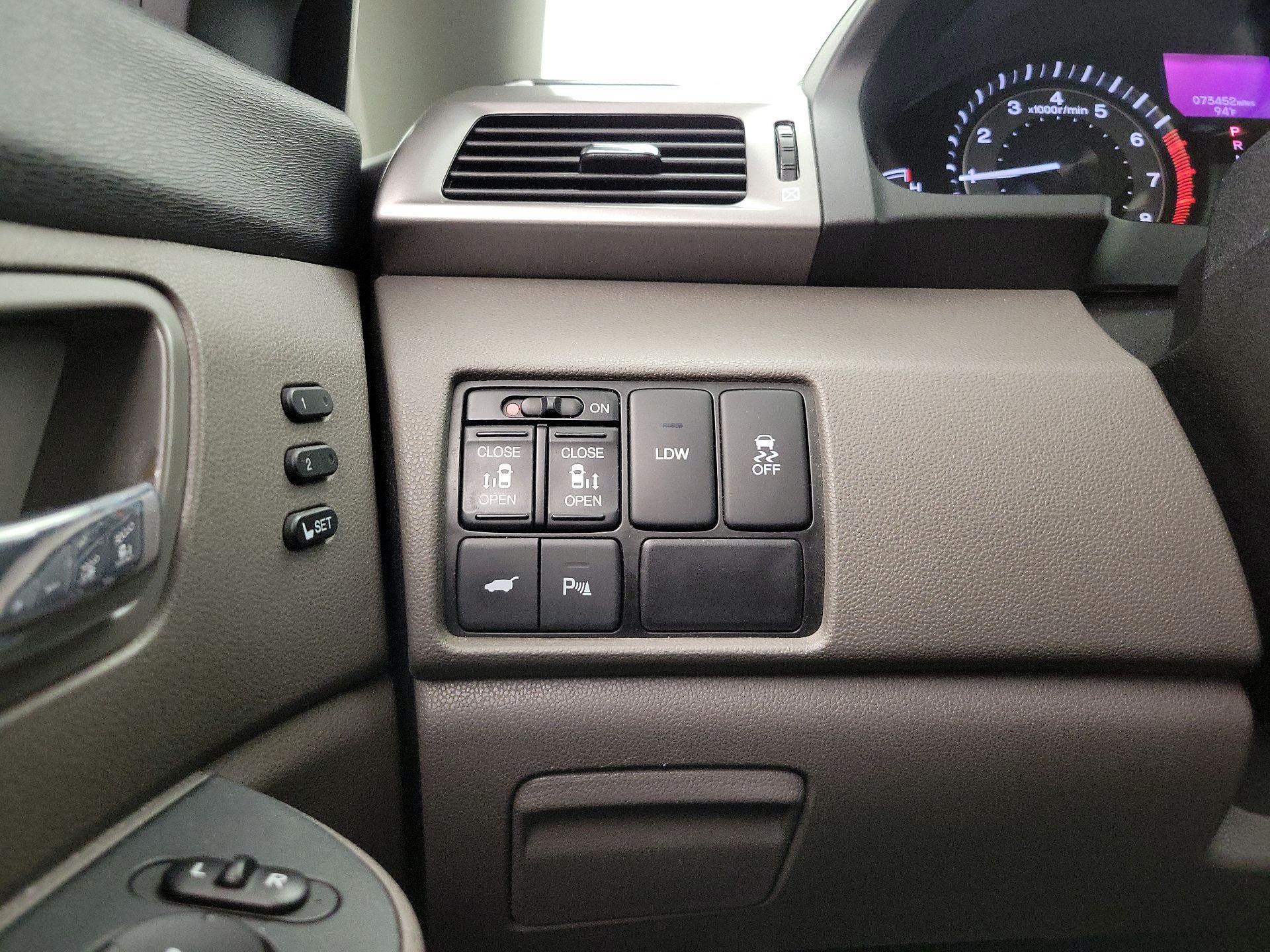 Thumbnail: 2016 Honda Odyssey - 13
