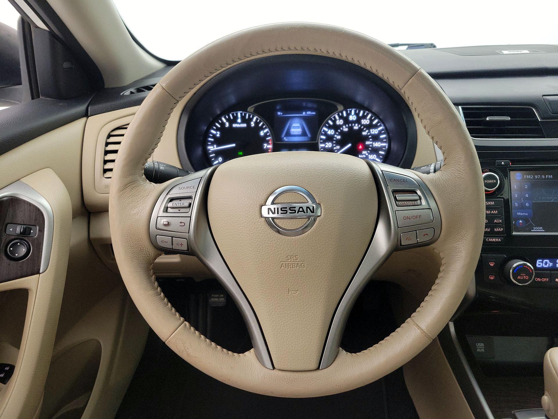 Thumbnail: 2015 Nissan Altima - 10