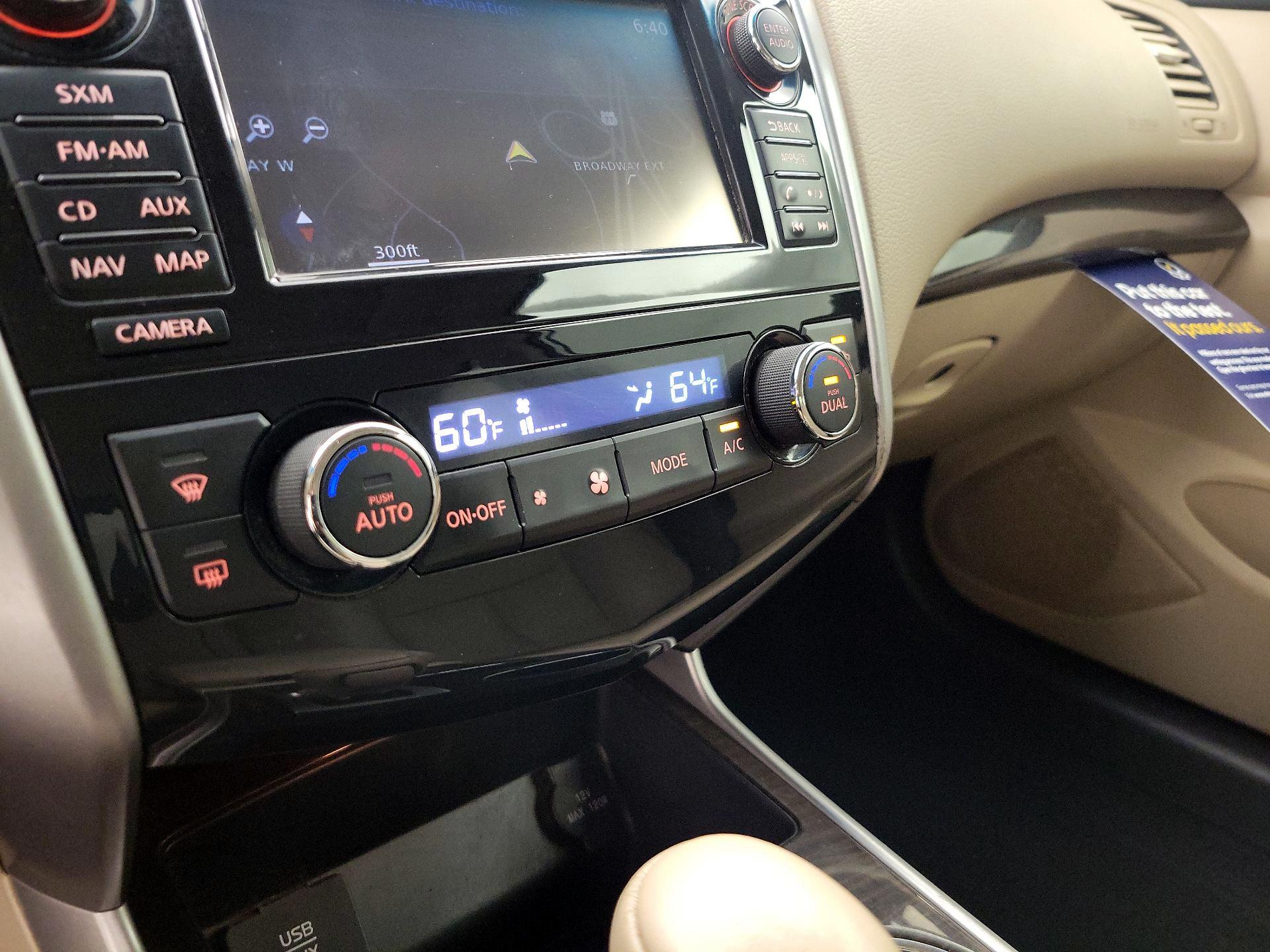 Thumbnail: 2015 Nissan Altima - 17