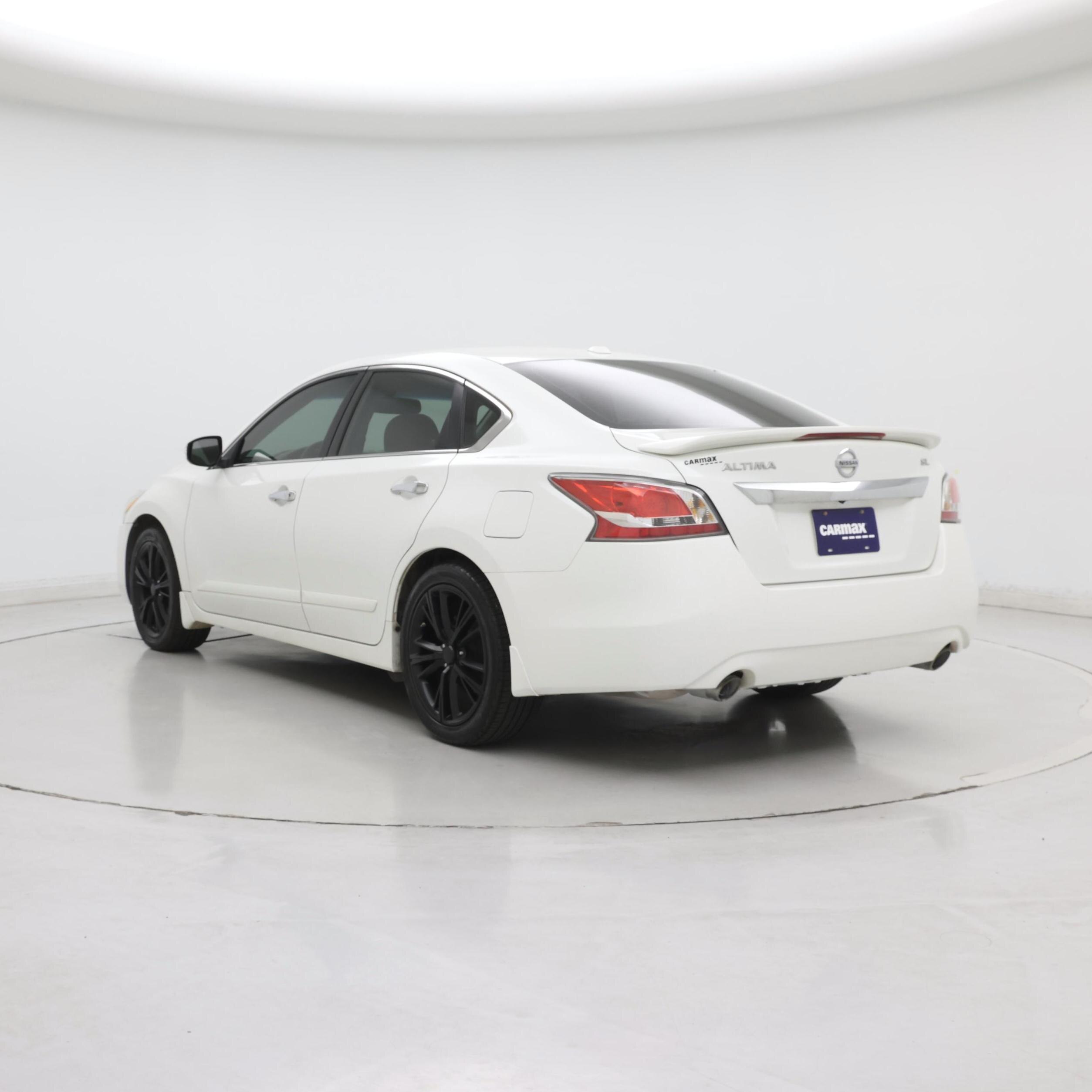 Thumbnail: 2015 Nissan Altima - 2