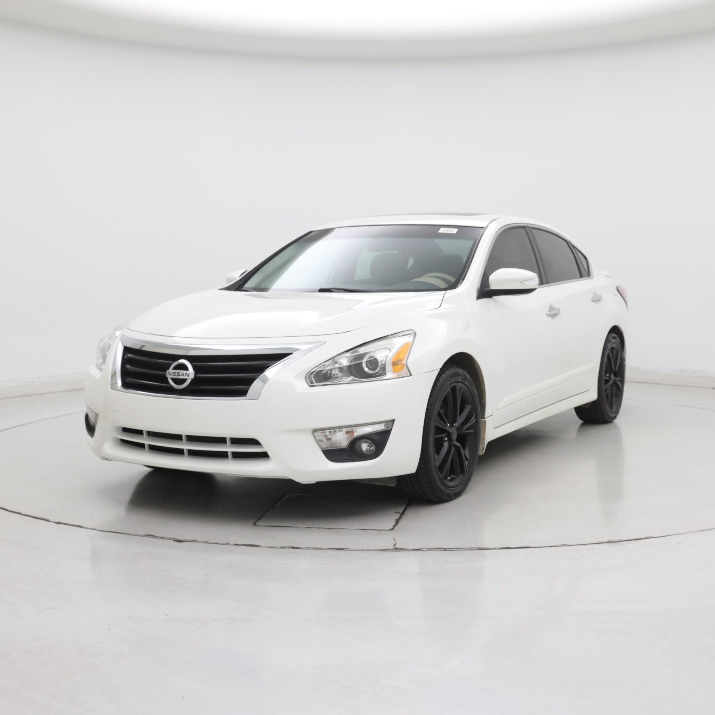 Thumbnail: 2015 Nissan Altima - 4