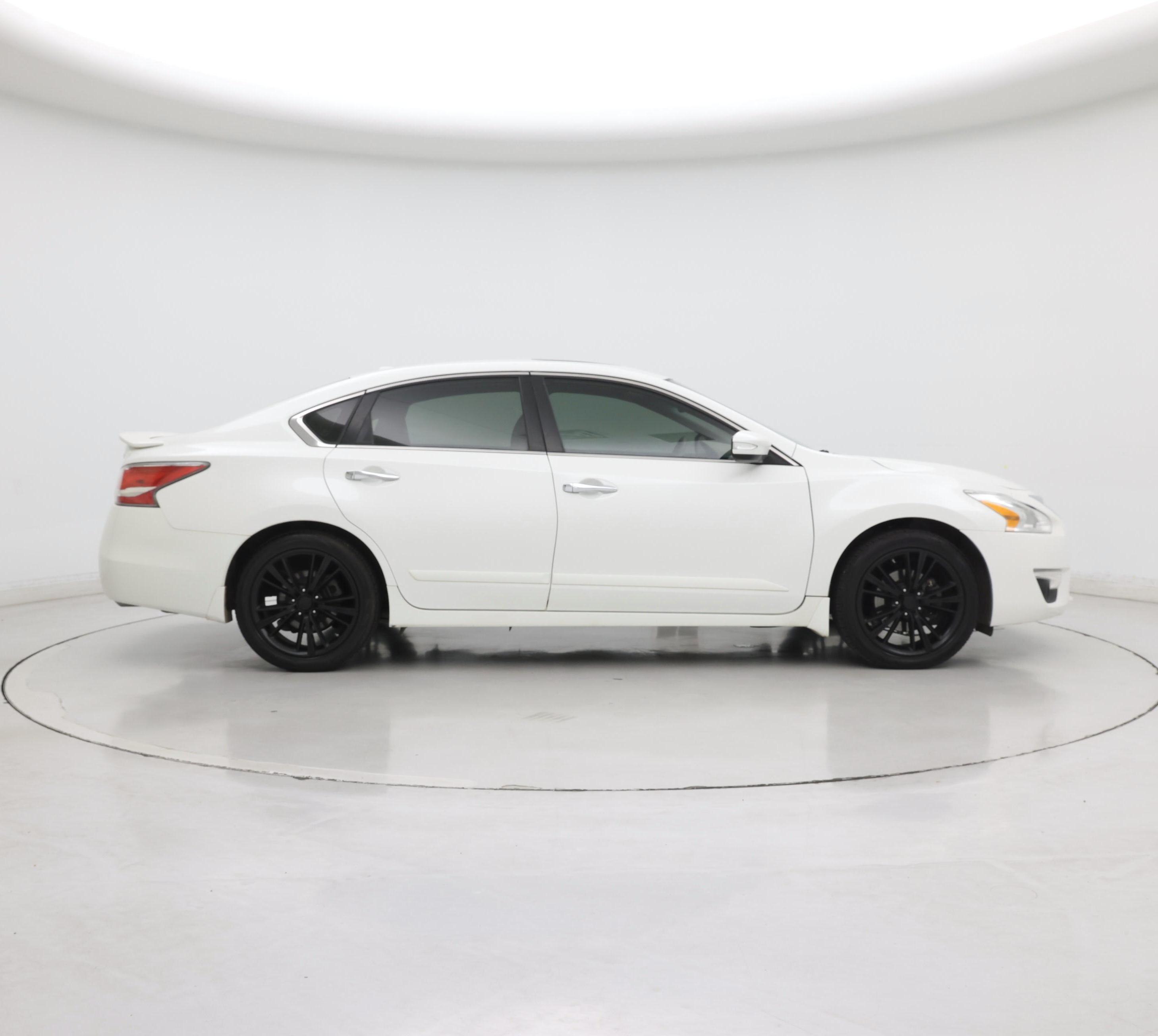 Thumbnail: 2015 Nissan Altima - 7