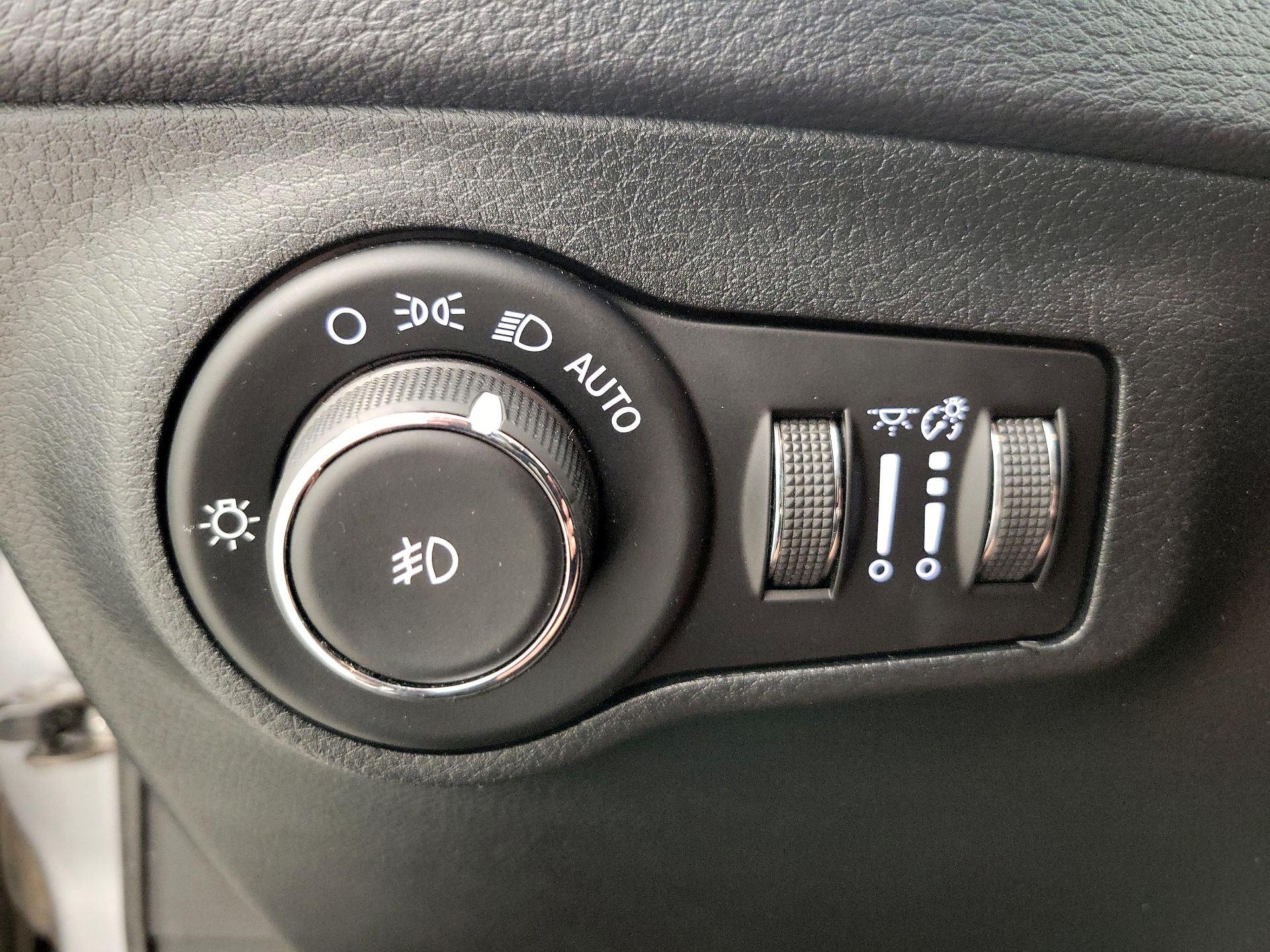 Thumbnail: 2018 Jeep Compass - 13