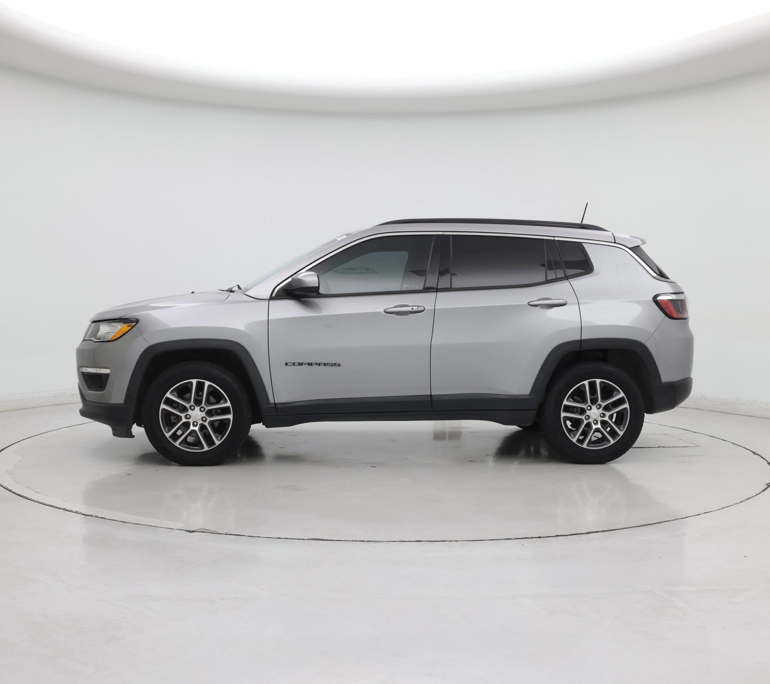 Thumbnail: 2018 Jeep Compass - 3