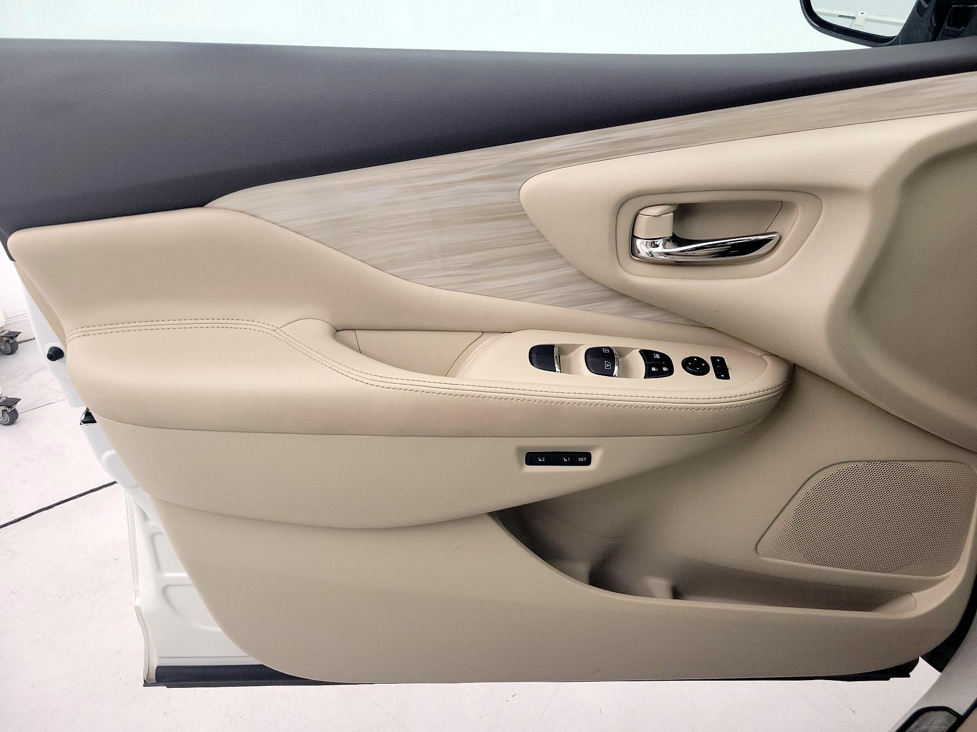 Thumbnail: 2015 Nissan Murano - 12