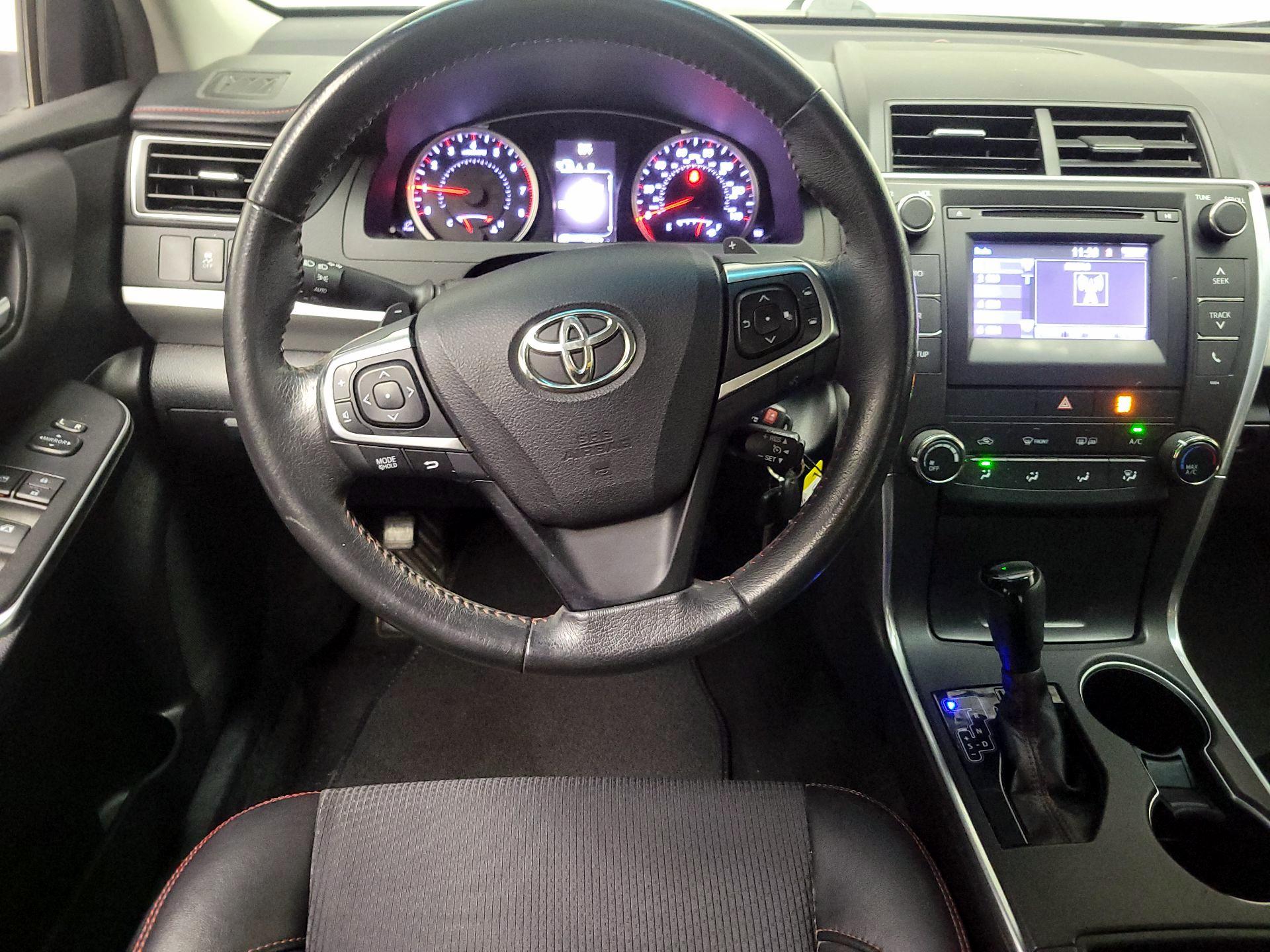 Thumbnail: 2017 Toyota Camry - 10