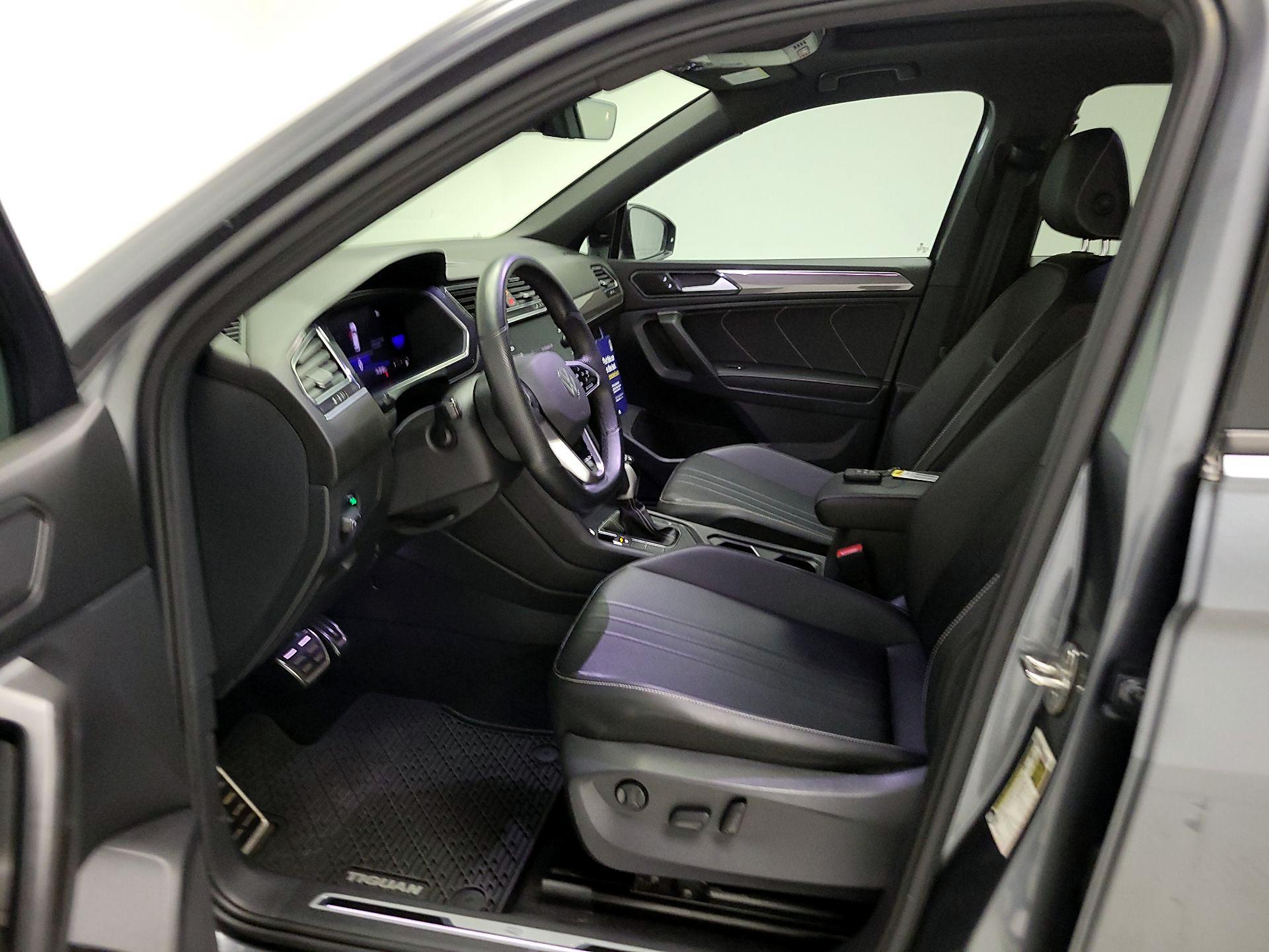 Thumbnail: 2022 Volkswagen Tiguan - 11
