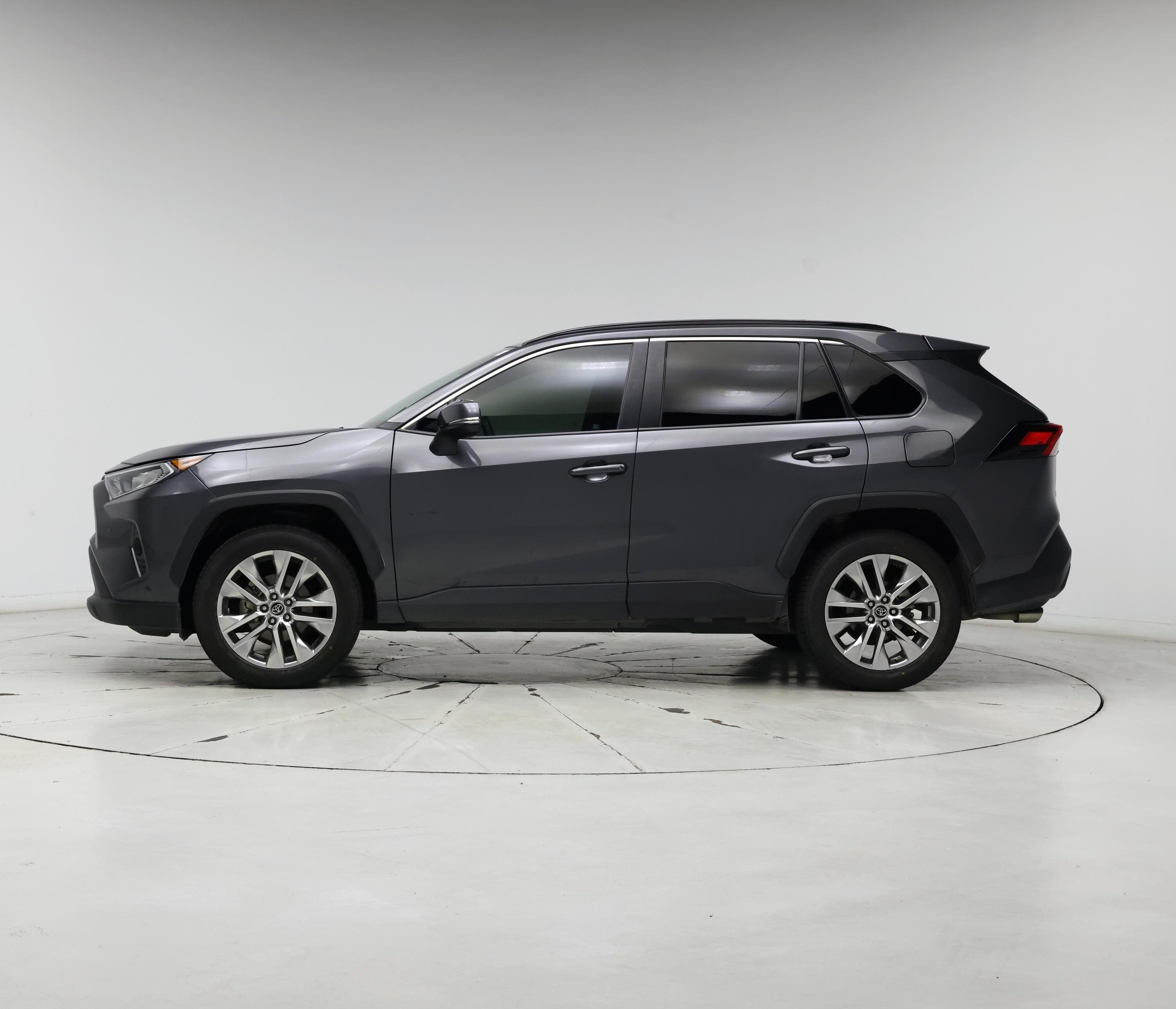 Thumbnail: 2020 Toyota RAV4 - 3