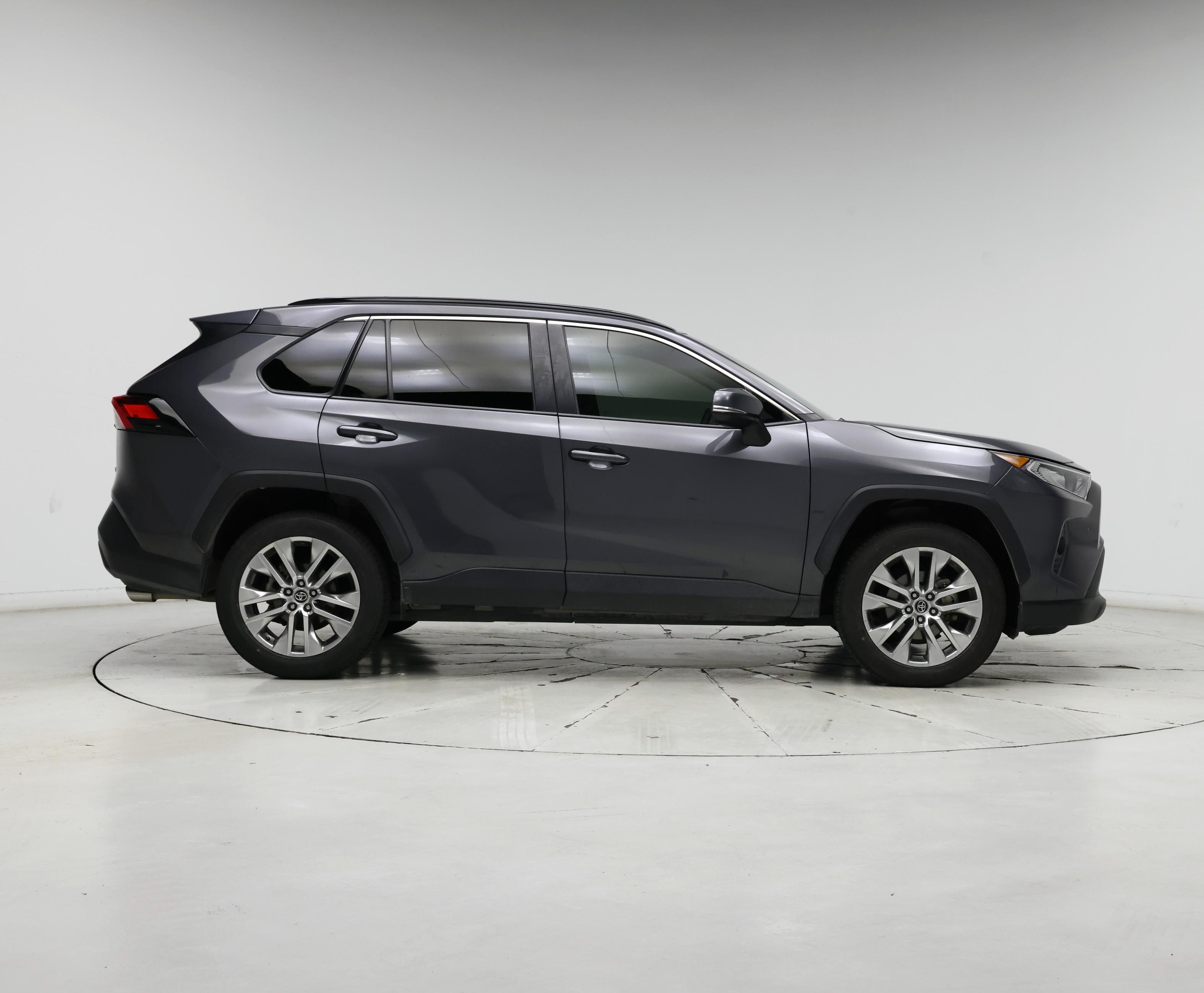 Thumbnail: 2020 Toyota RAV4 - 7
