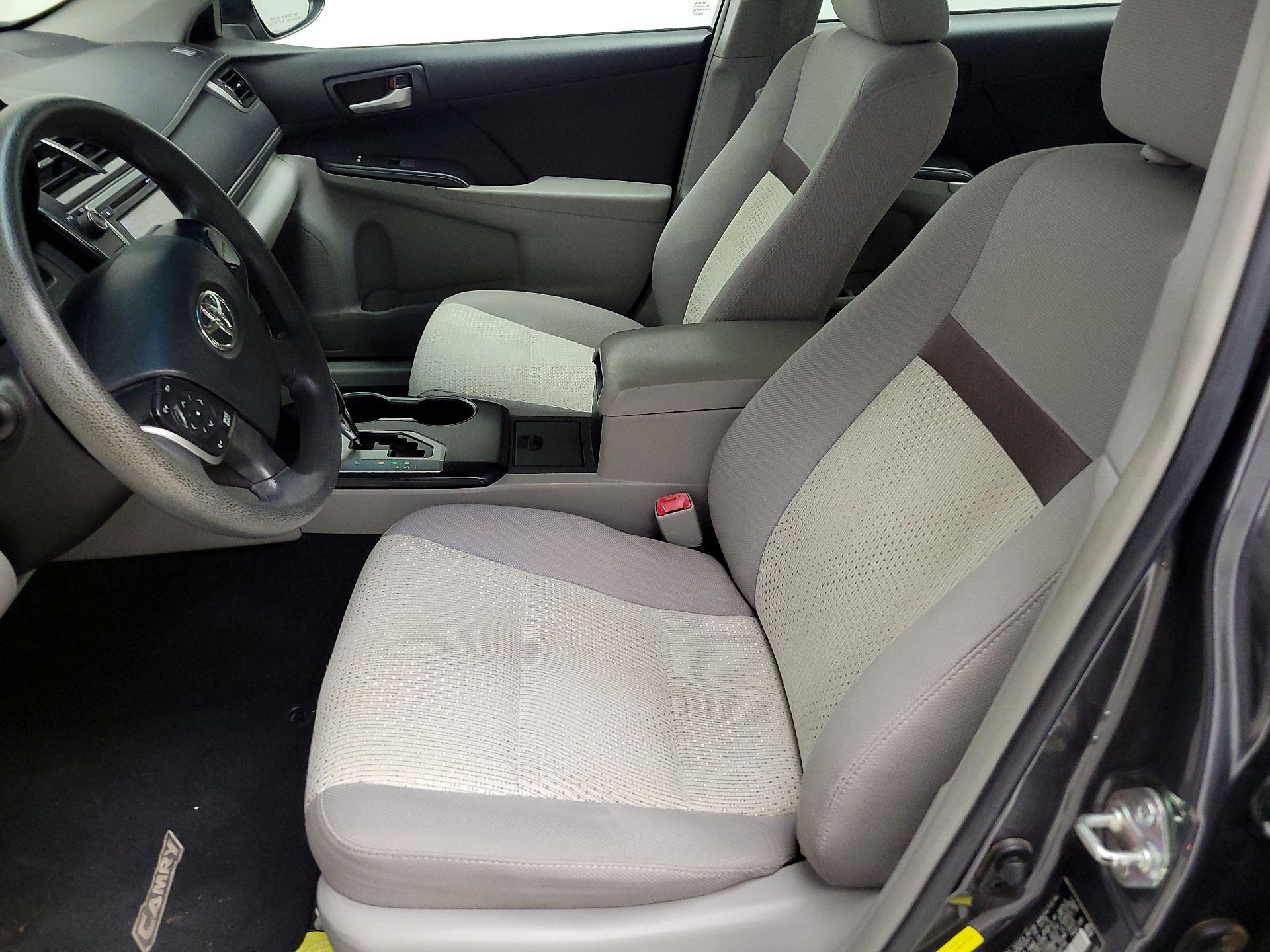 Thumbnail: 2014 Toyota Camry - 11