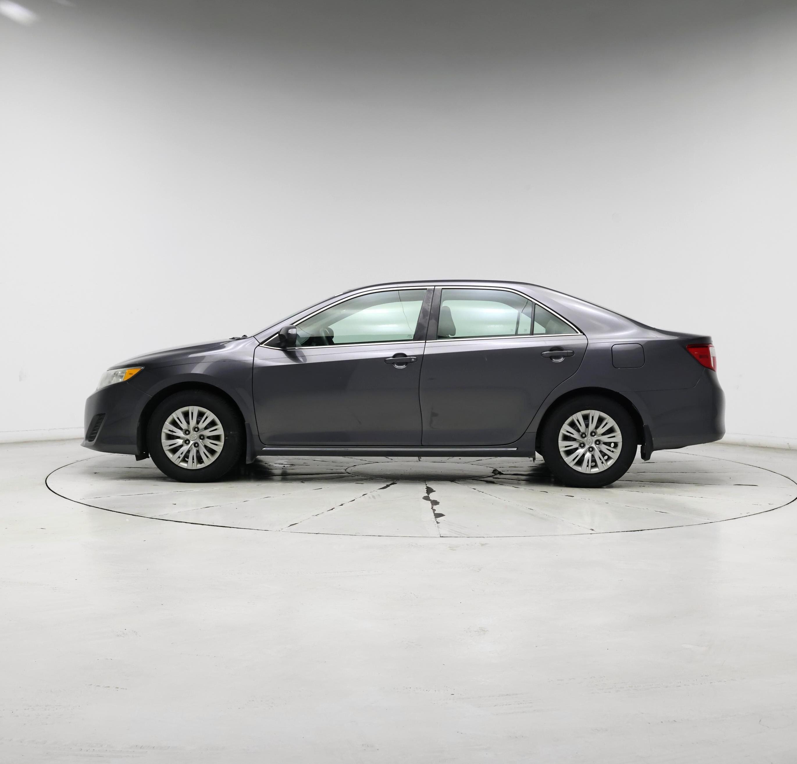Thumbnail: 2014 Toyota Camry - 3