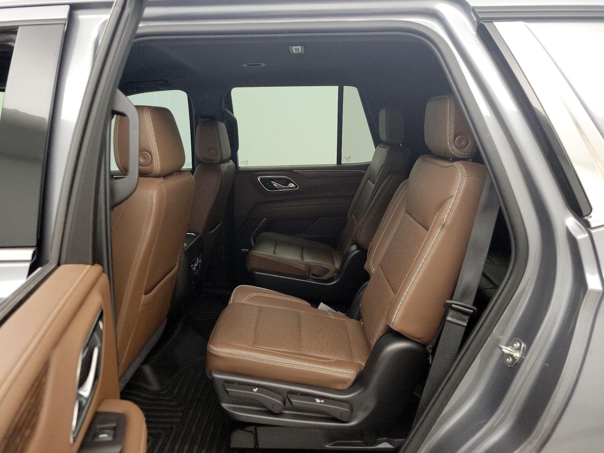 Thumbnail: 2021 Chevrolet Tahoe - 18