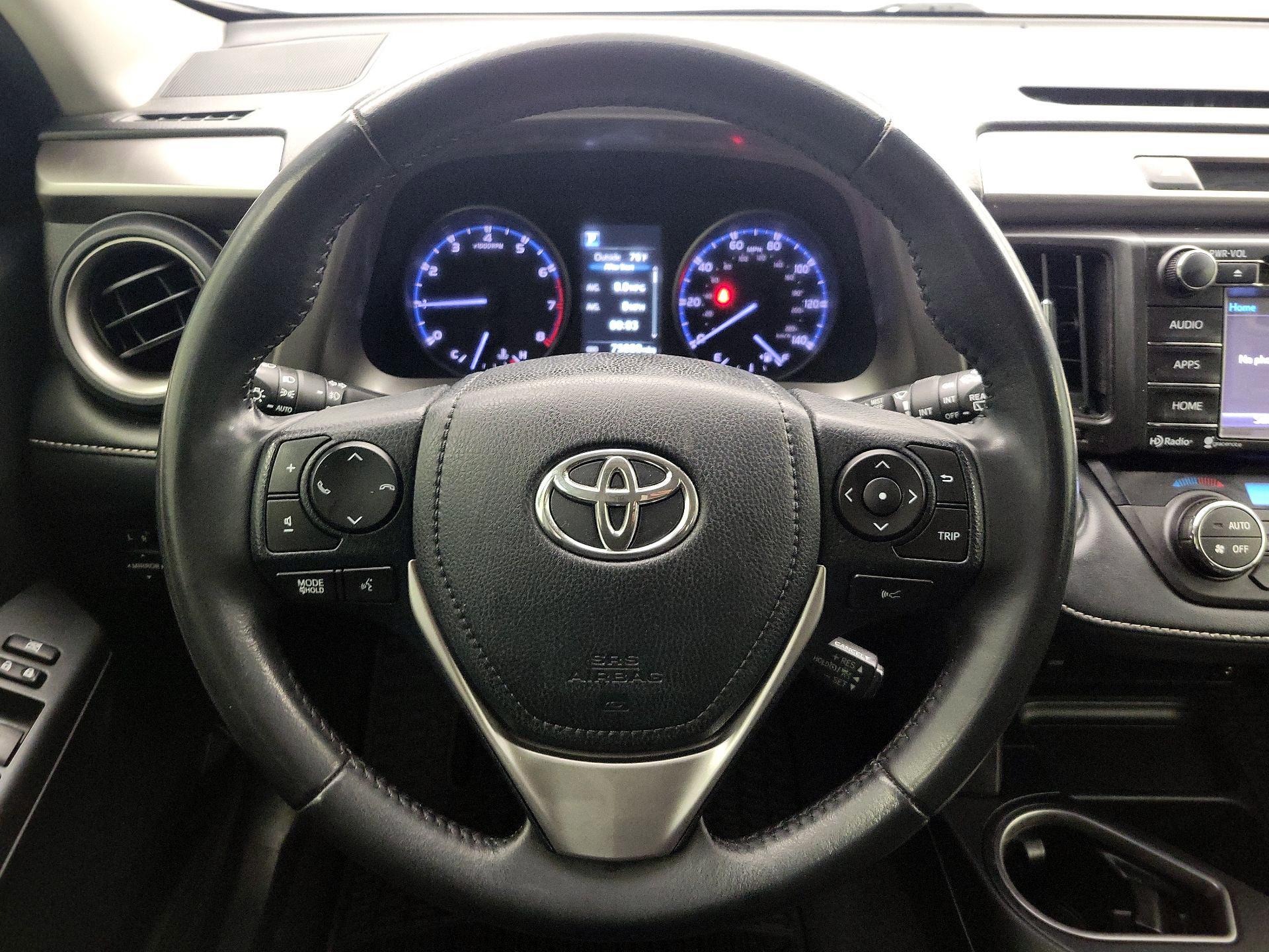 Thumbnail: 2018 Toyota RAV4 - 10