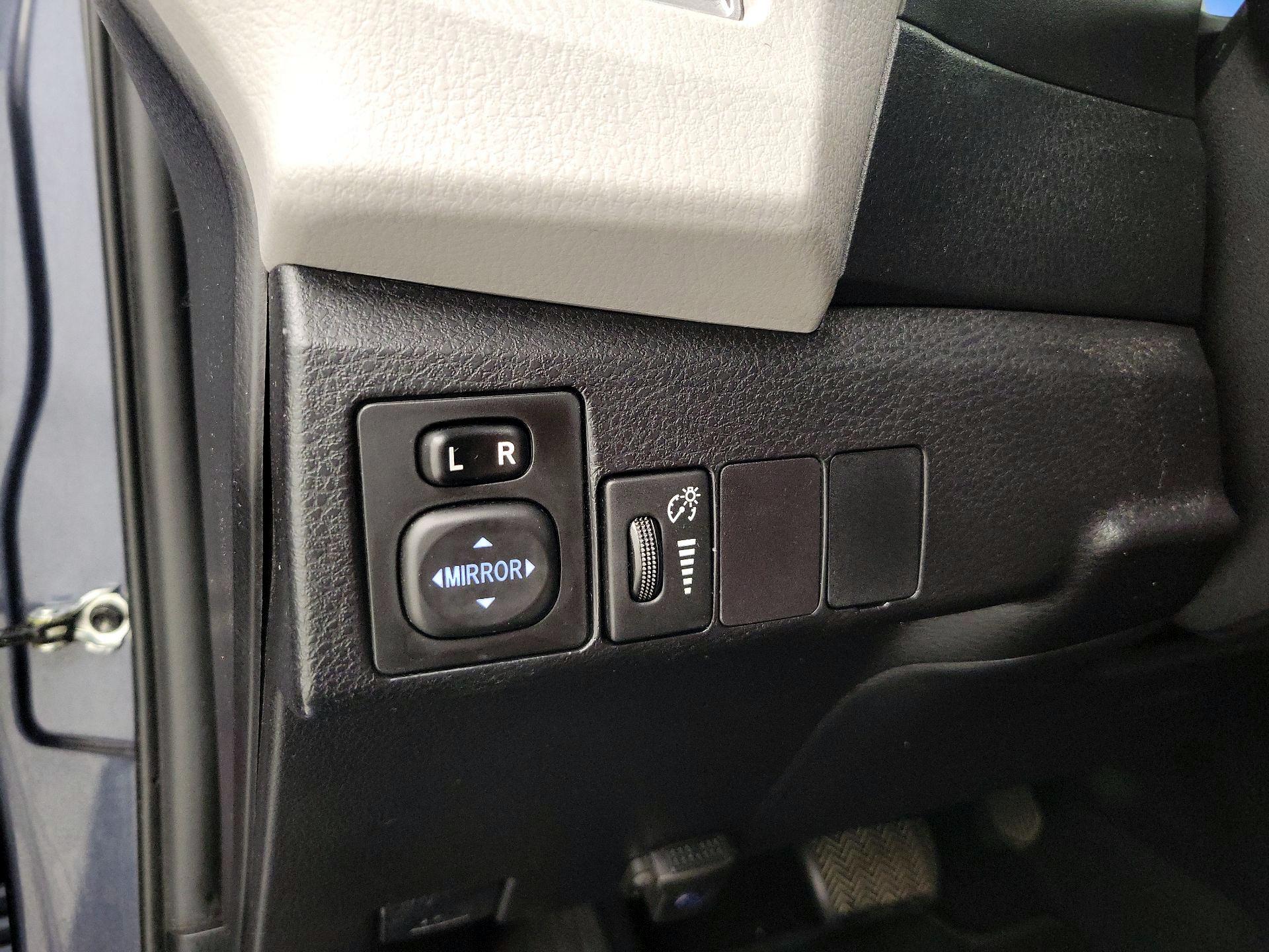 Thumbnail: 2014 Toyota Corolla - 13