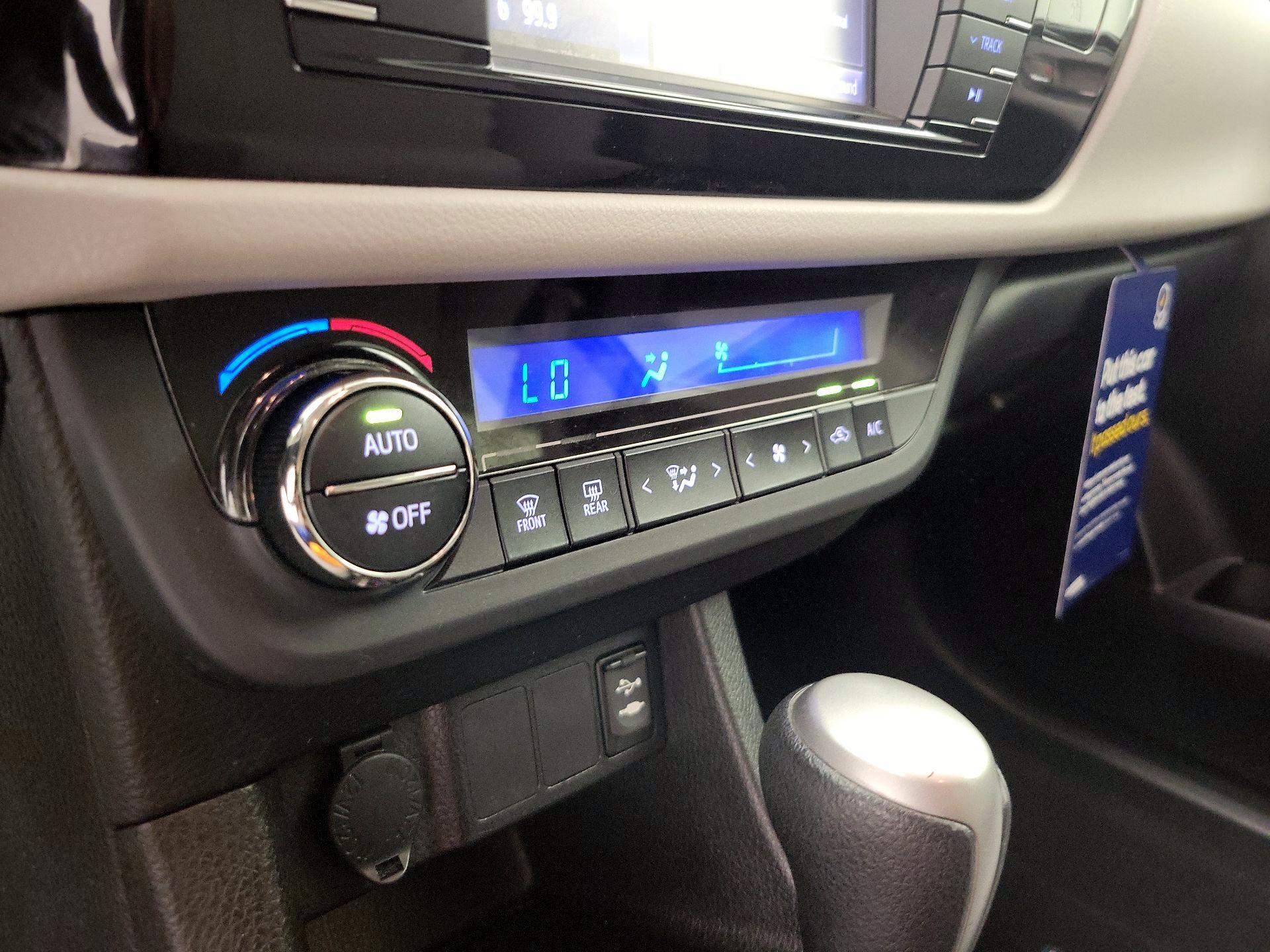 Thumbnail: 2014 Toyota Corolla - 16