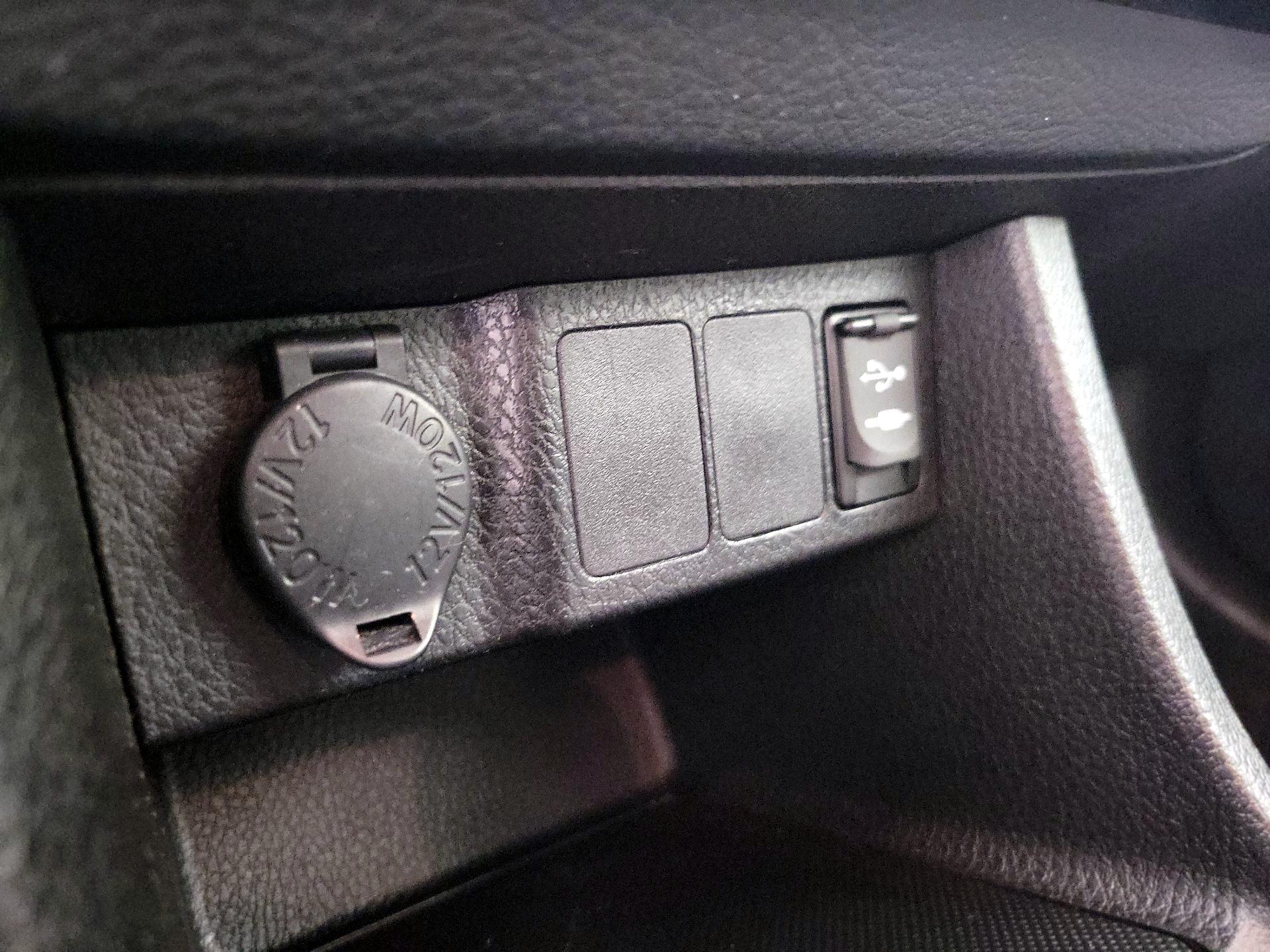 Thumbnail: 2014 Toyota Corolla - 18