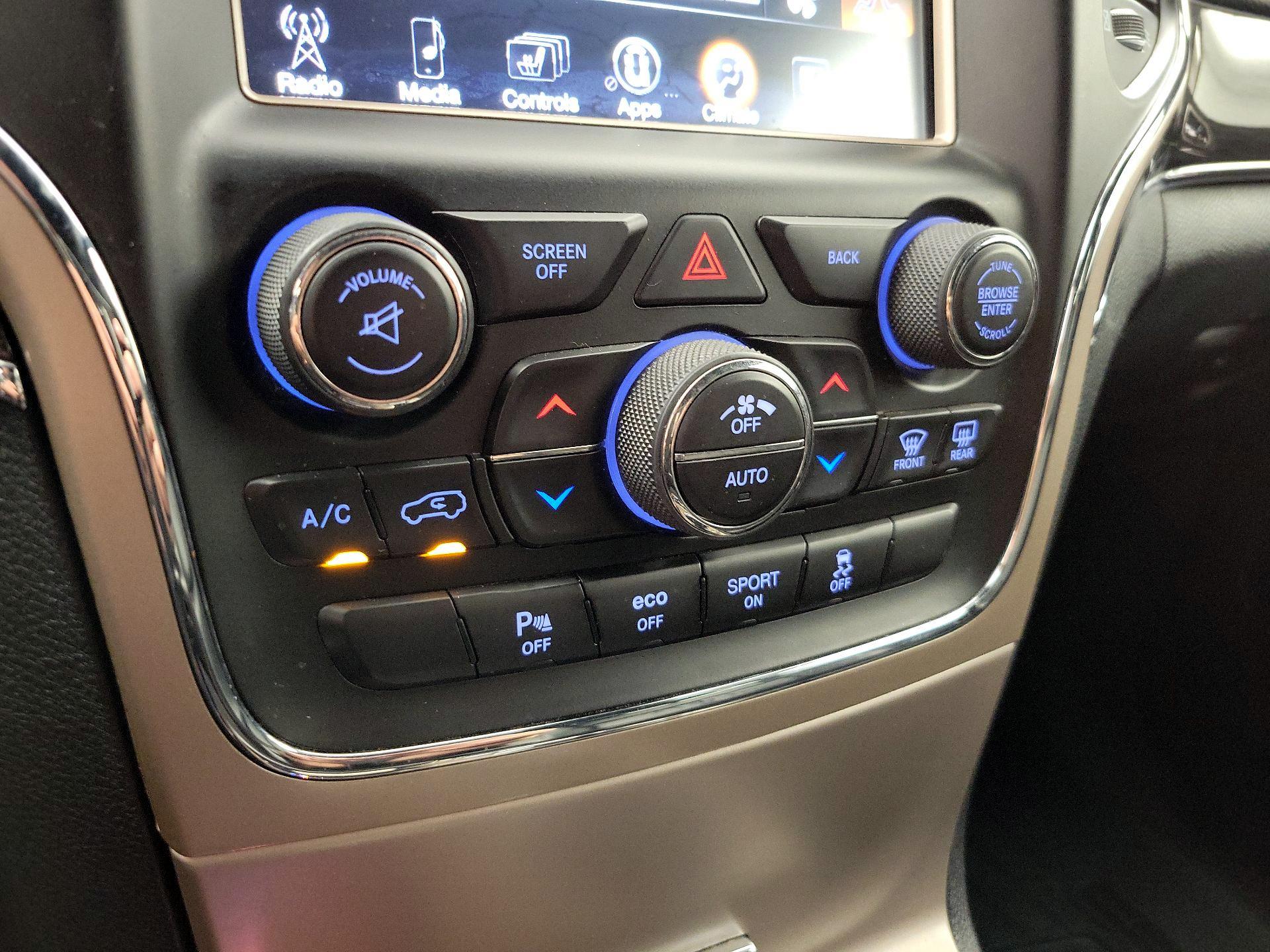 Thumbnail: 2017 Jeep Grand Cherokee - 16