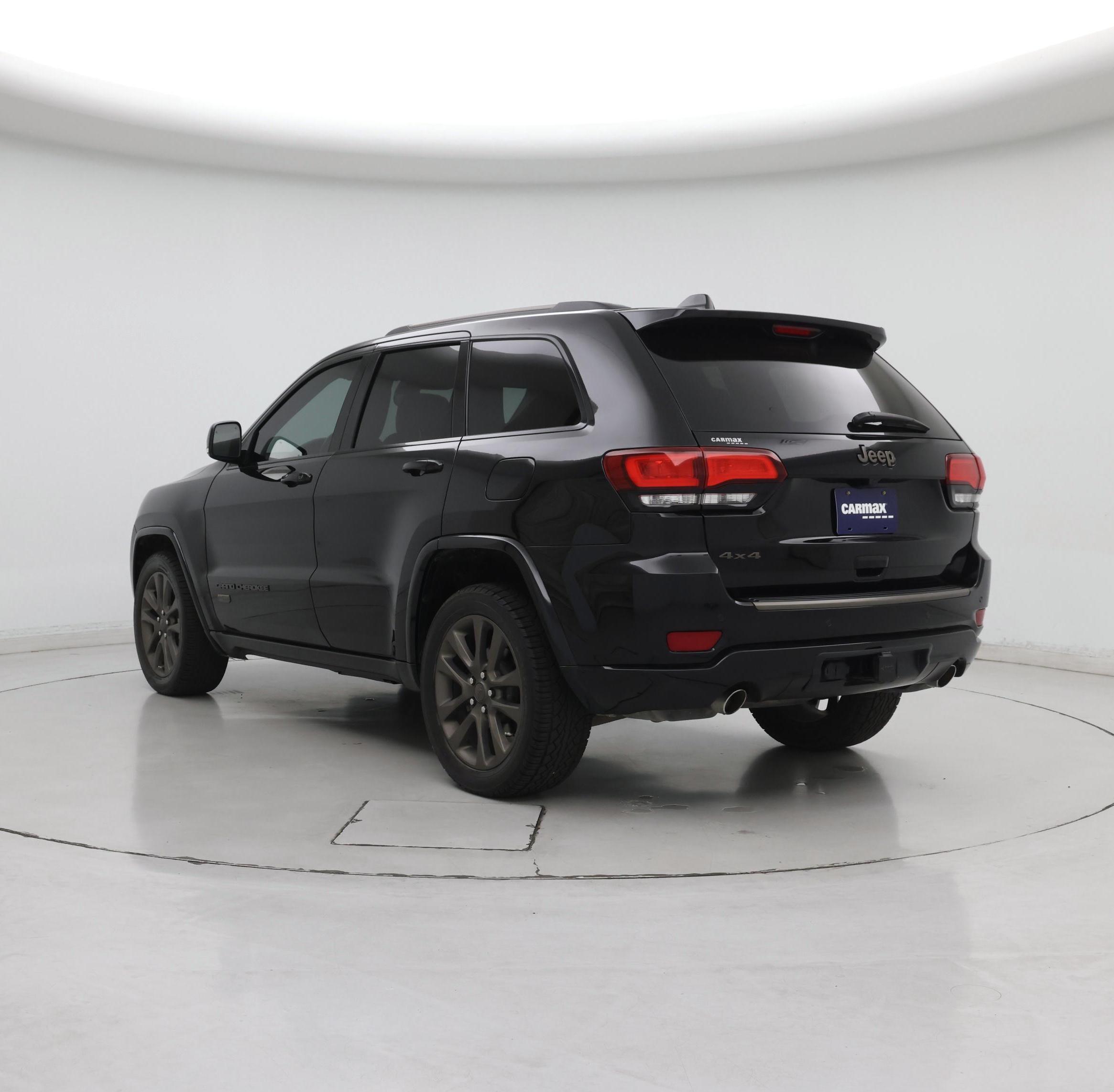 Thumbnail: 2017 Jeep Grand Cherokee - 2