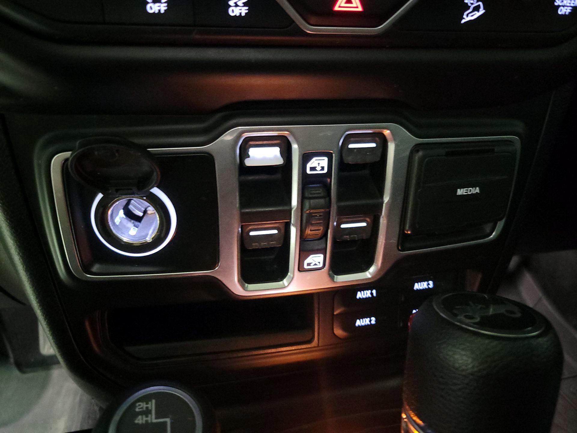 Thumbnail: 2018 Jeep Wrangler - 18