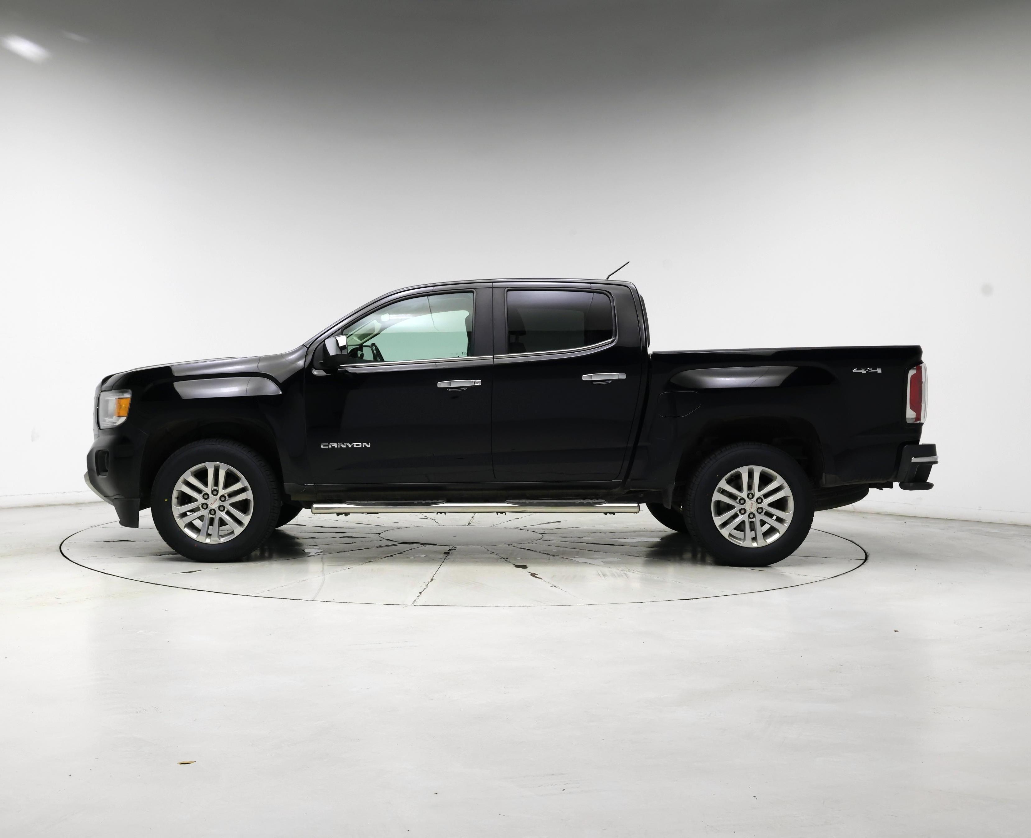Thumbnail: 2017 GMC Canyon - 3