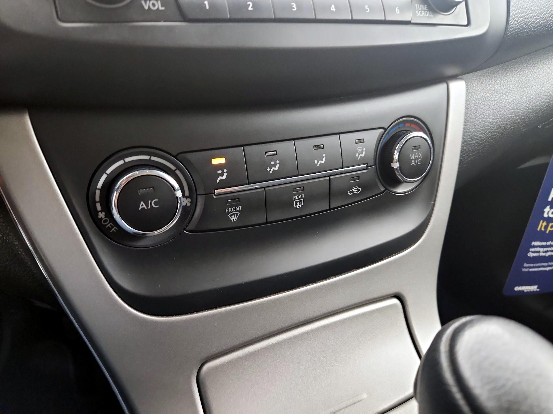 Thumbnail: 2015 Nissan Sentra - 16