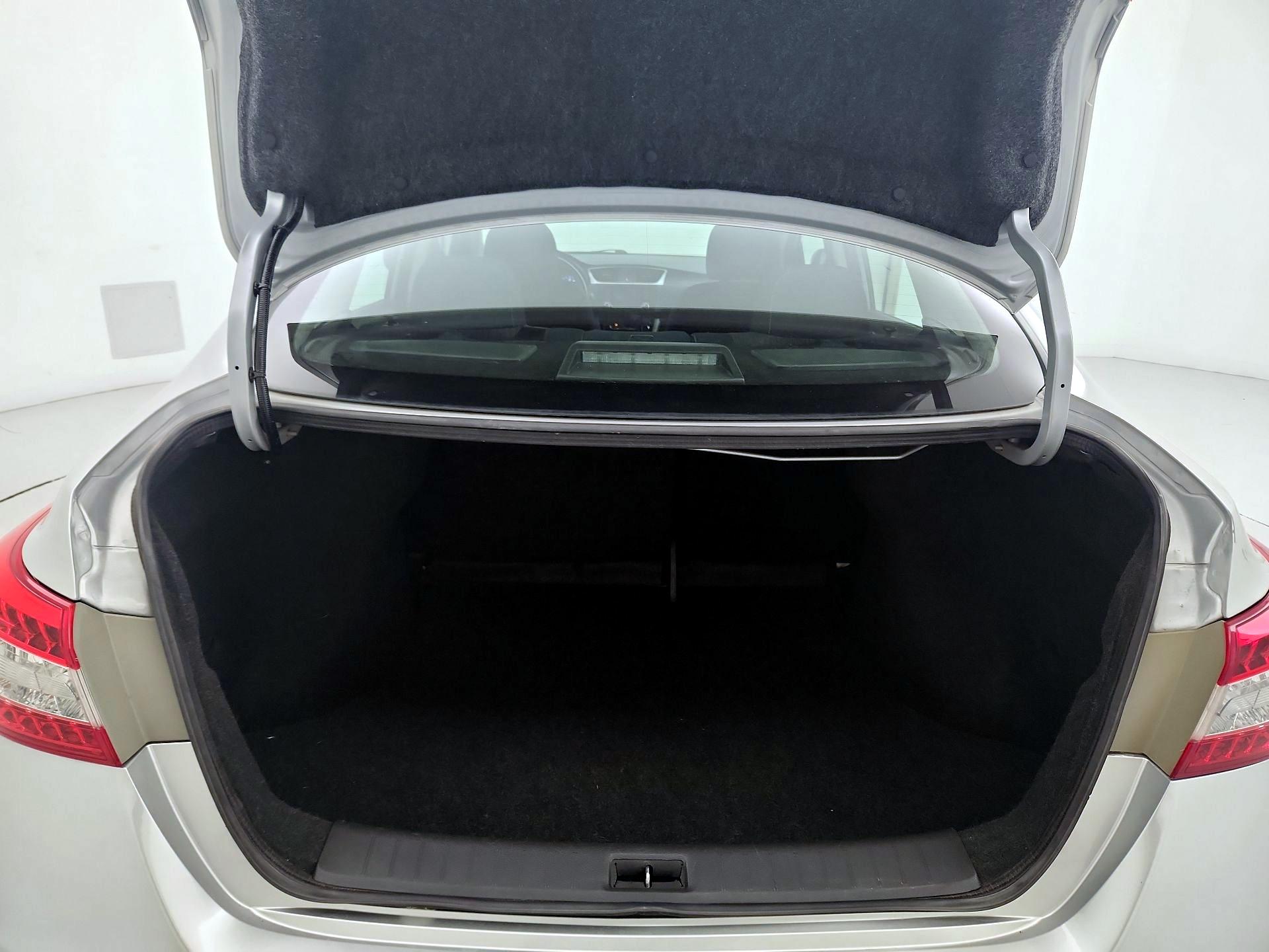 Thumbnail: 2015 Nissan Sentra - 20