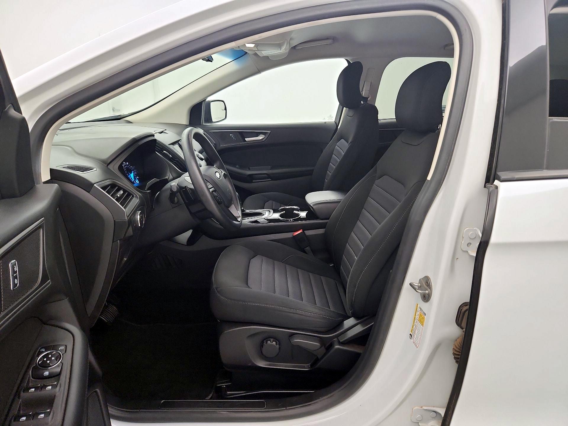 Thumbnail: 2016 Ford Edge - 11