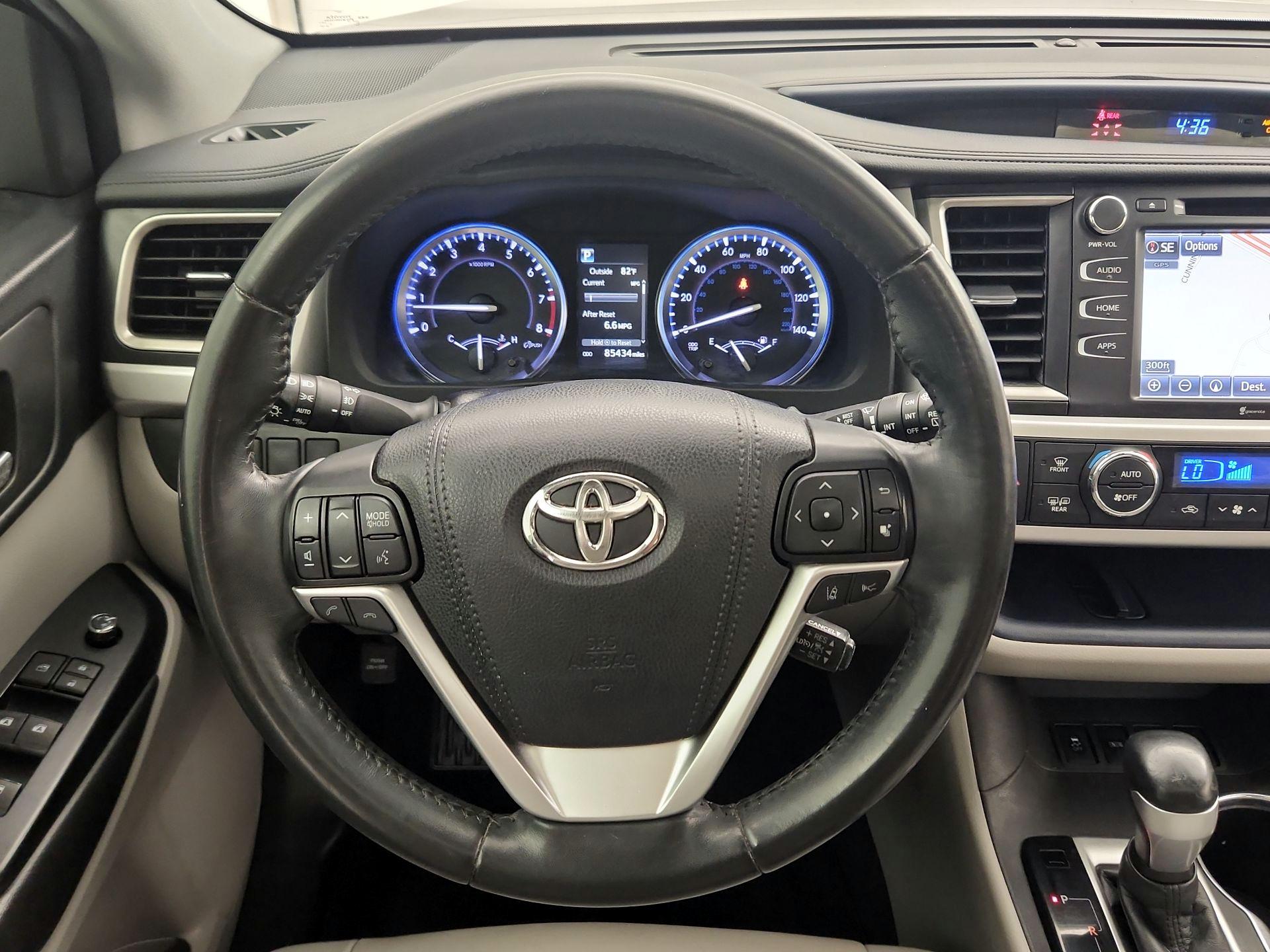 Thumbnail: 2019 Toyota Highlander - 10